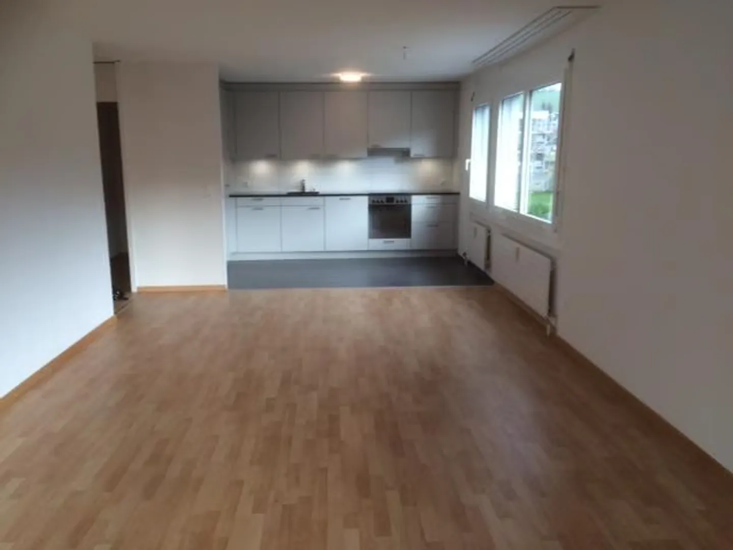 Grosszügige 2.5-Zimmerwohnung - Foto 2 von 8
