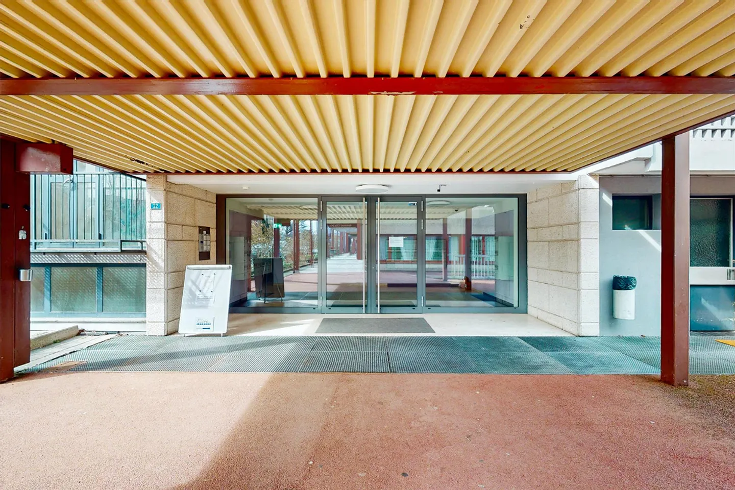 Appartement attractif - Photo 2 sur 2