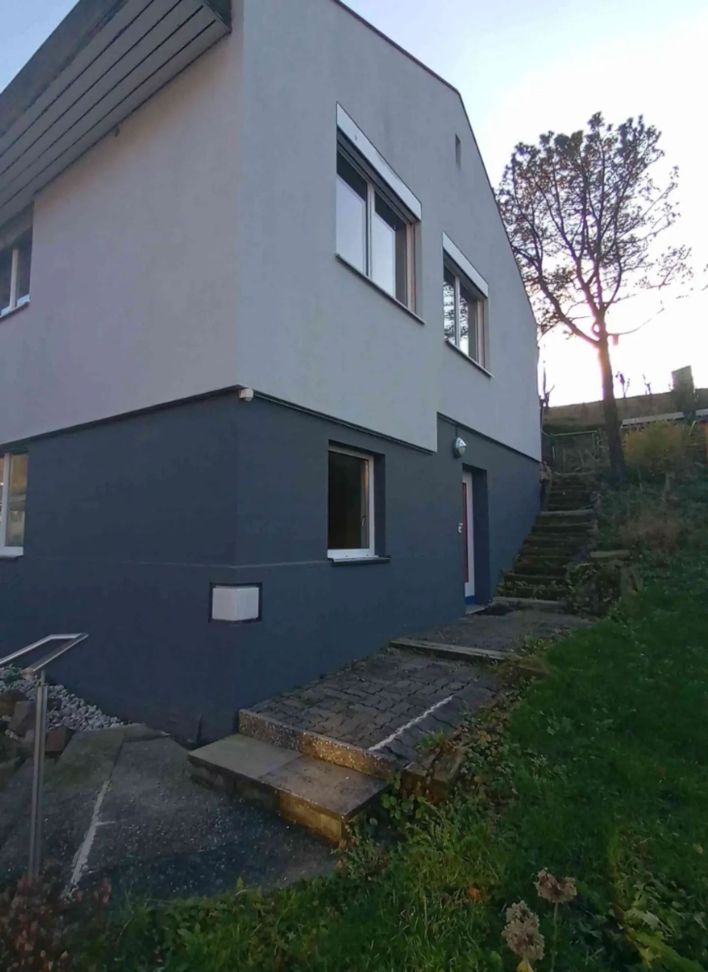 Maisonette de 2,5 pièces bien entretenue avec jardin et propre machine à laver/sèche-linge dans une maison à deux familles - disponible immédiatement - Photo 2 sur 7