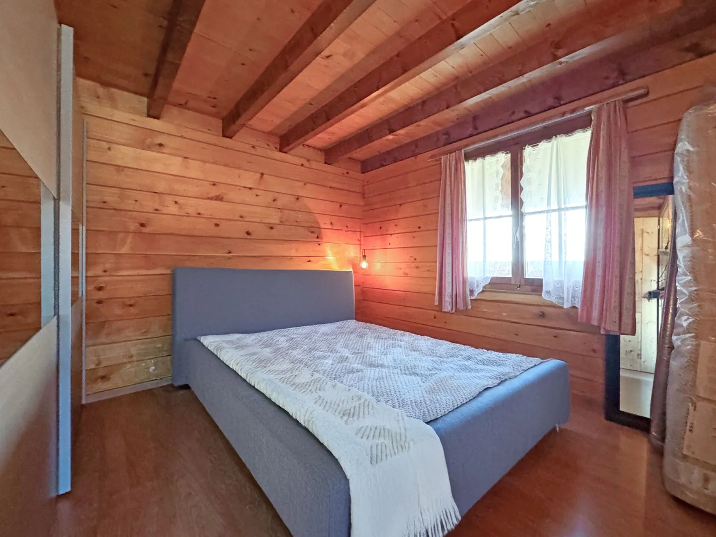 Chalet e terreno edificabile per 2 o addirittura 3 unità aggiuntive. - Foto 7 di 24