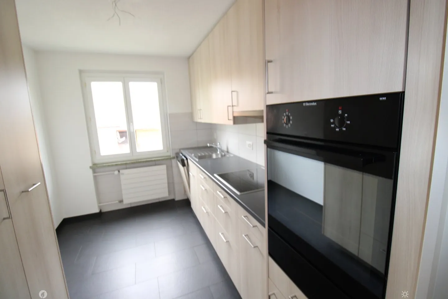 Charmante 3-Zimmer-Wohnung mit Balkon in Biel - Foto 2 von 13