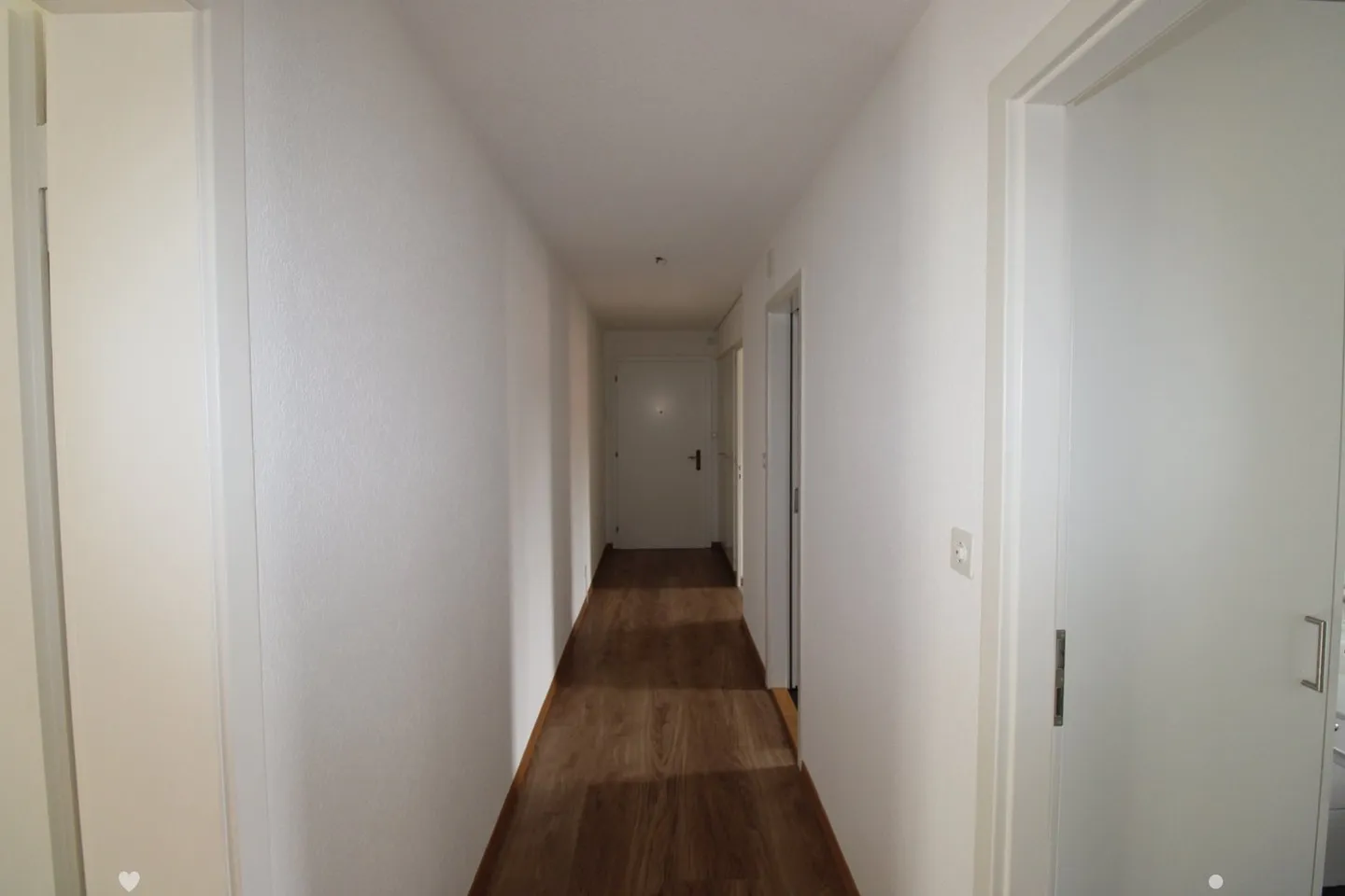 Charmante 3-Zimmer-Wohnung mit Balkon in Biel - Foto 4 von 13
