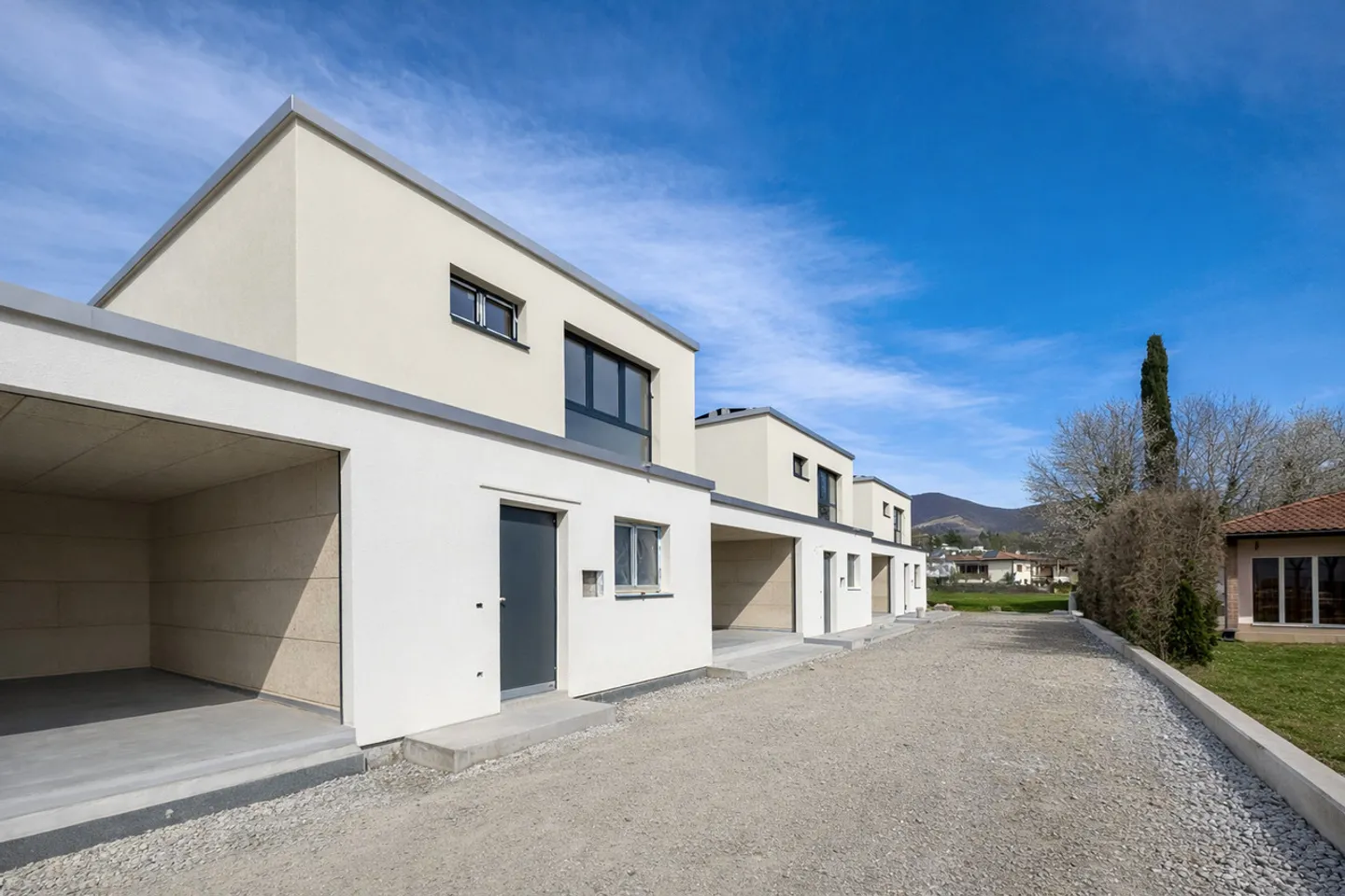 Neues familienfreundliches Haus in Stabio - Foto 1 von 9