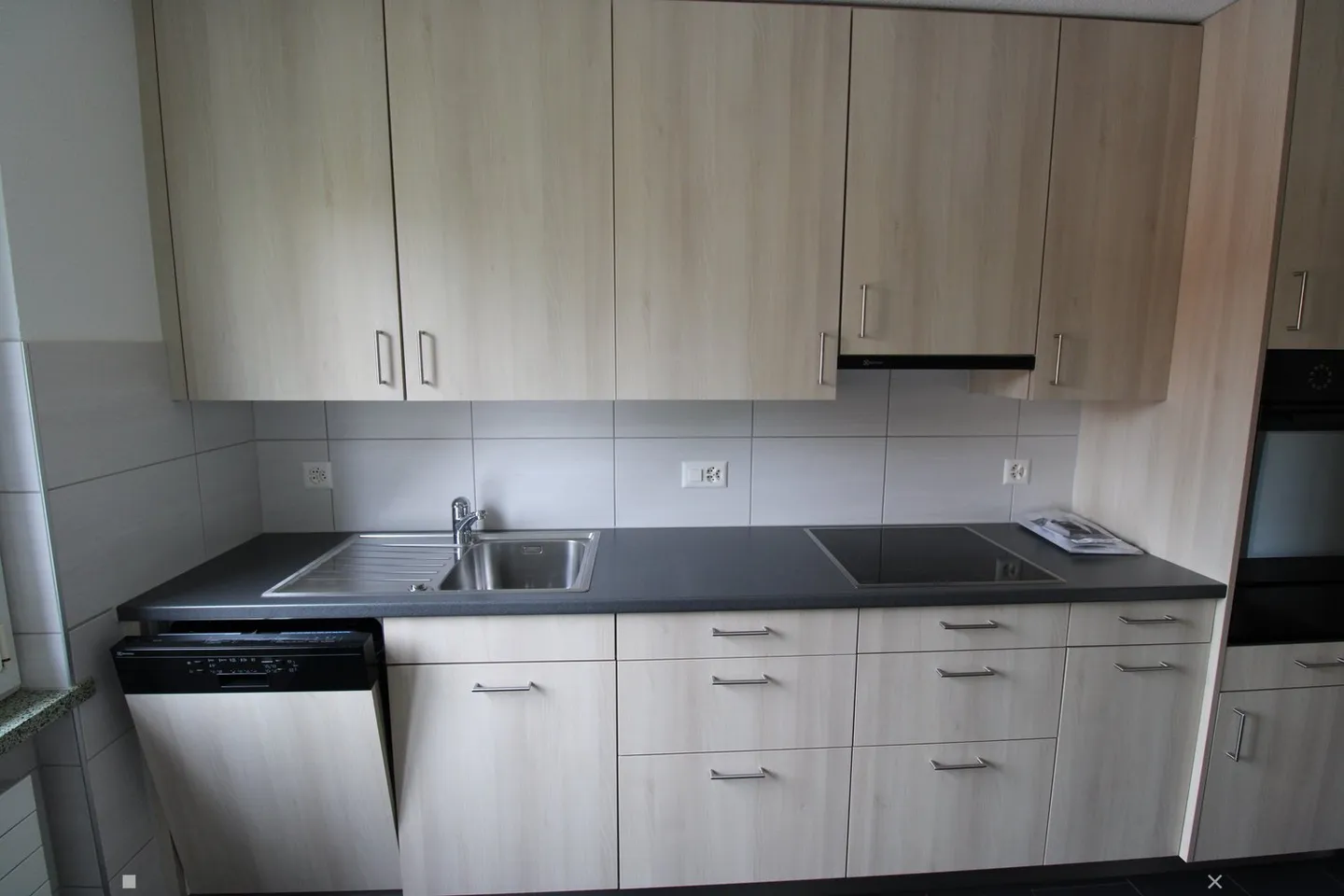 Charmante 3-Zimmer-Wohnung mit Balkon in Biel - Foto 1 von 13