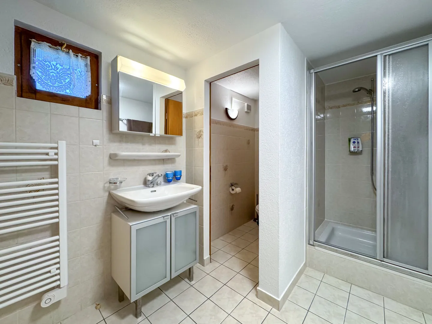 Chalet e terreno edificabile per 2 o addirittura 3 unità aggiuntive. - Foto 17 di 24