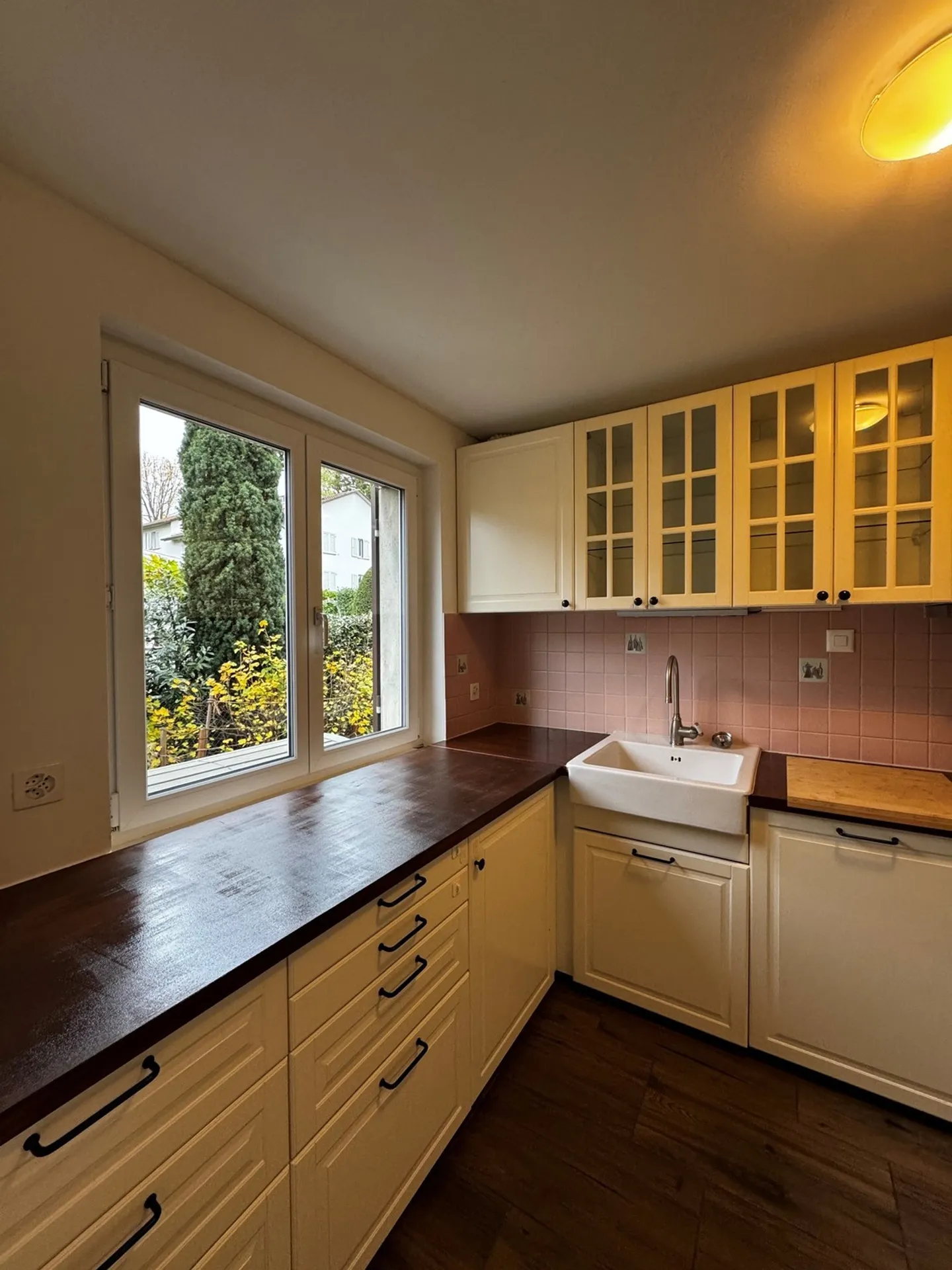 Casa a schiera affascinante a Oberengstringen - Foto 2 di 18