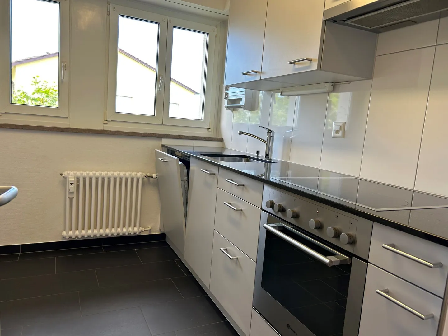 Appartamento affascinante con 3 camere in un quartiere tranquillo - Foto 2 di 9