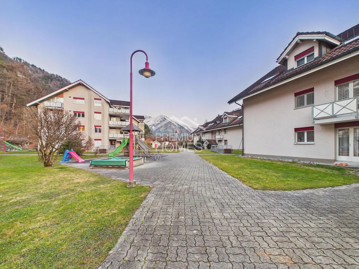 Charmantes Haus mit Bergsicht - Foto 2 von 8