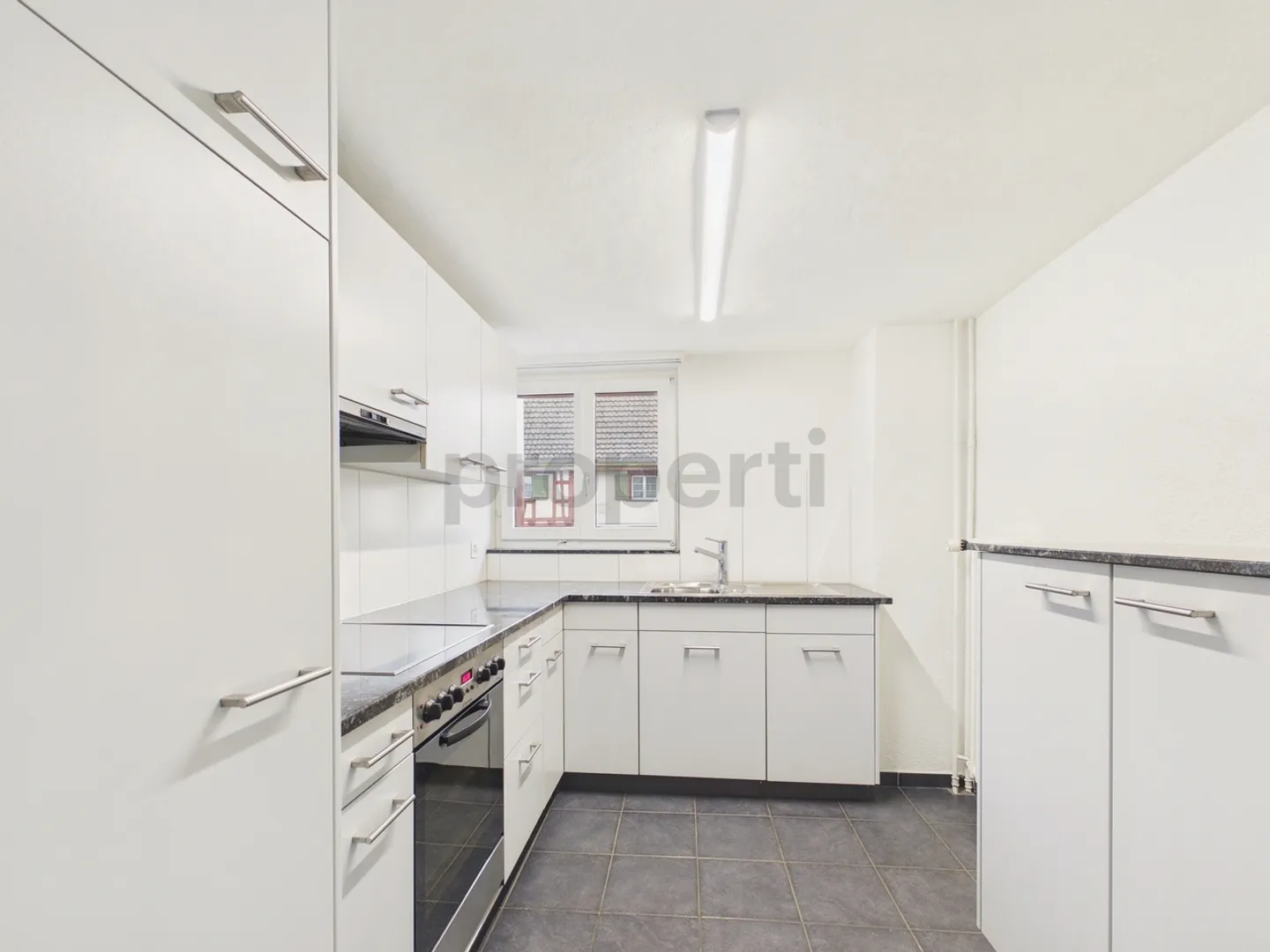 Newly renovated 6-room terraced house with large basement, Ermatingen - Photo 4 of 11