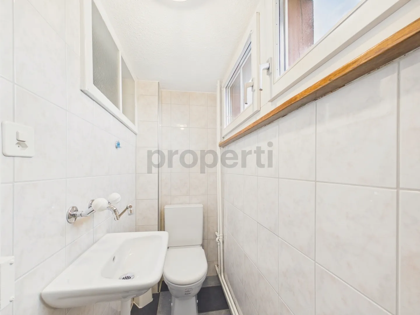 Newly renovated 6-room terraced house with large basement, Ermatingen - Photo 10 of 11