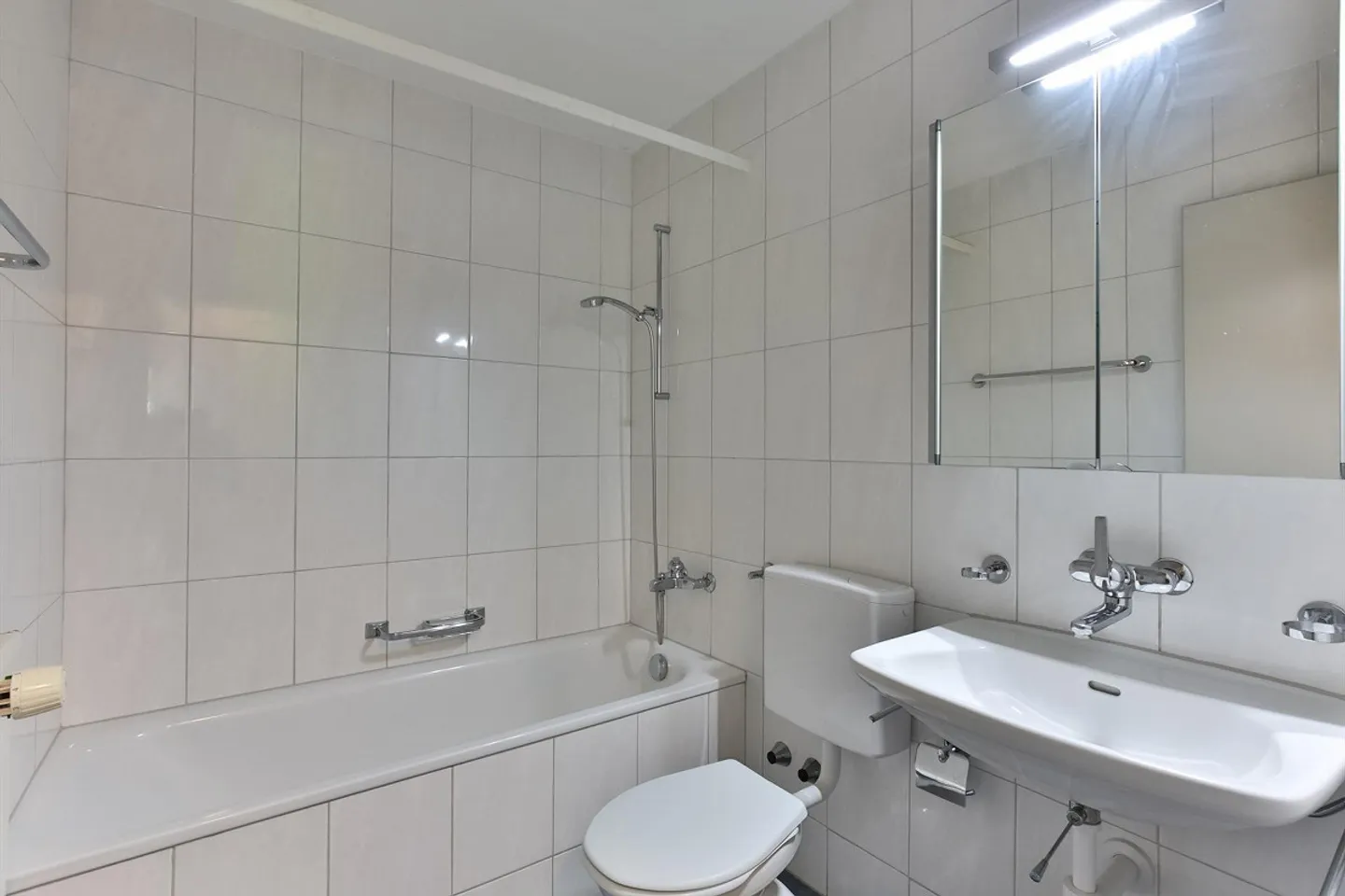 Affordable Apartment in a Quiet Neighborhood - Photo 6 of 8