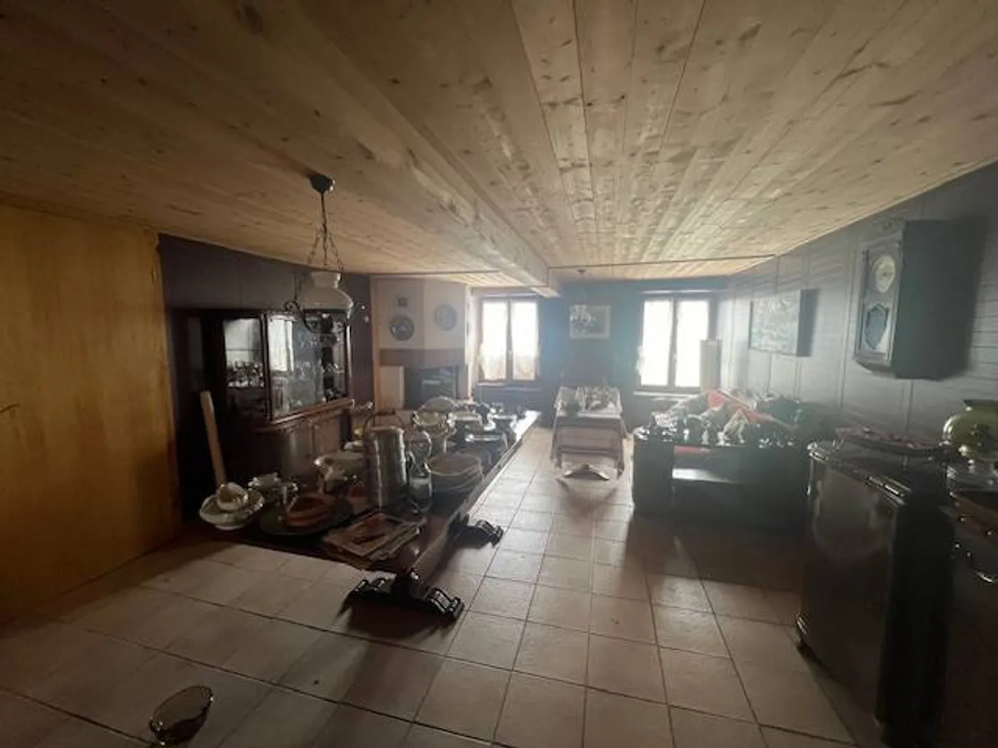 Proprietà maestosa con 22 camere, grande giardino recintato, piccolo angolo di foresta - Foto 9 di 13