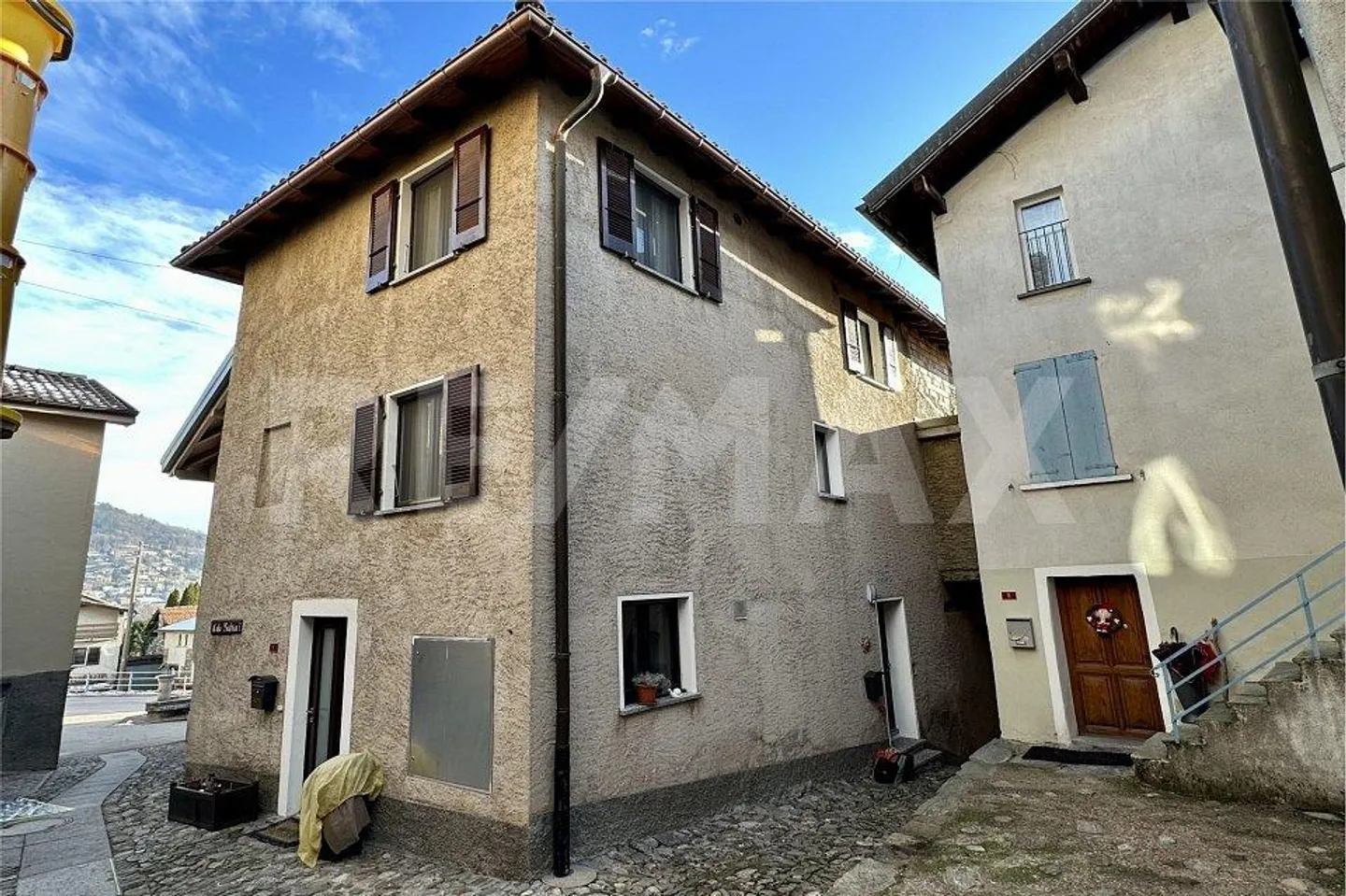 Large, newly renovated village house with charm - Photo 1 of 13