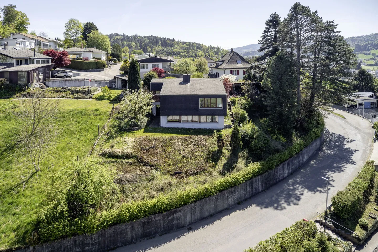 Single-family house with garden and panoramic view on the edge of the village - Photo 1 of 12