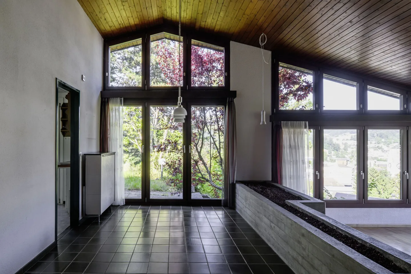 Single-family house with garden and panoramic view on the edge of the village - Photo 4 of 12