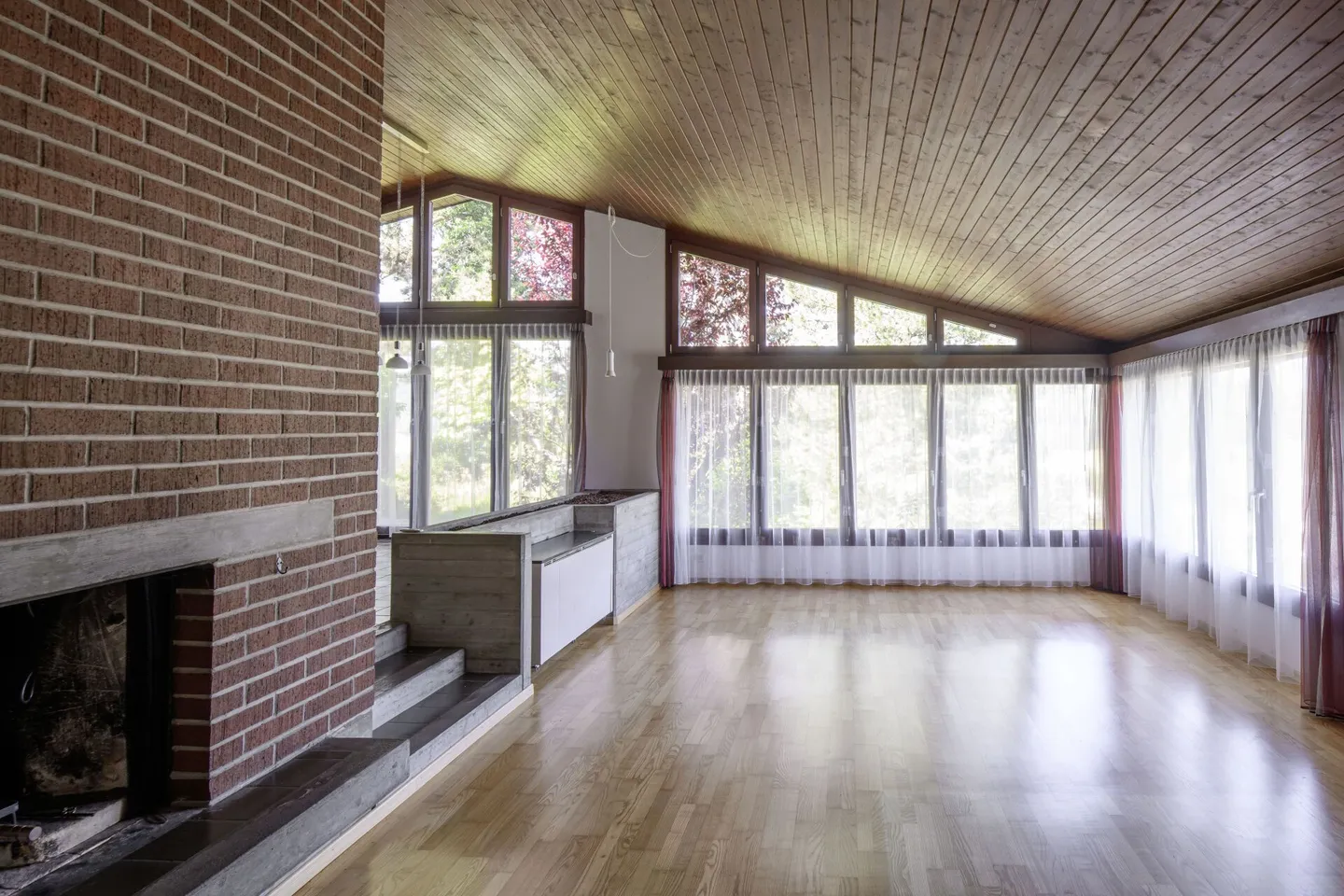 Single-family house with garden and panoramic view on the edge of the village - Photo 5 of 12