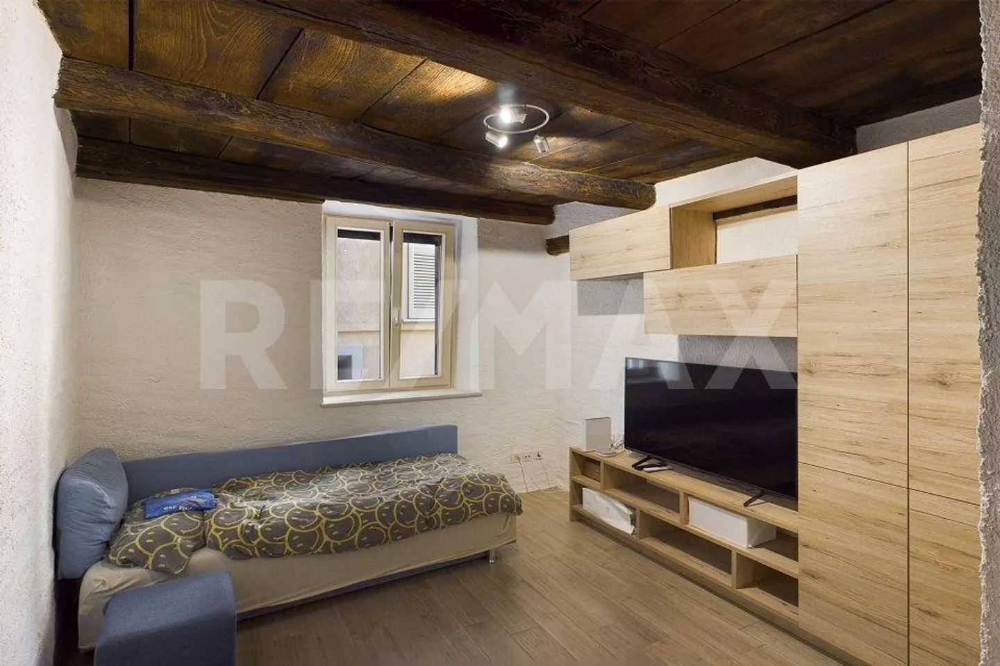 Large, newly renovated village house with charm - Photo 11 of 13