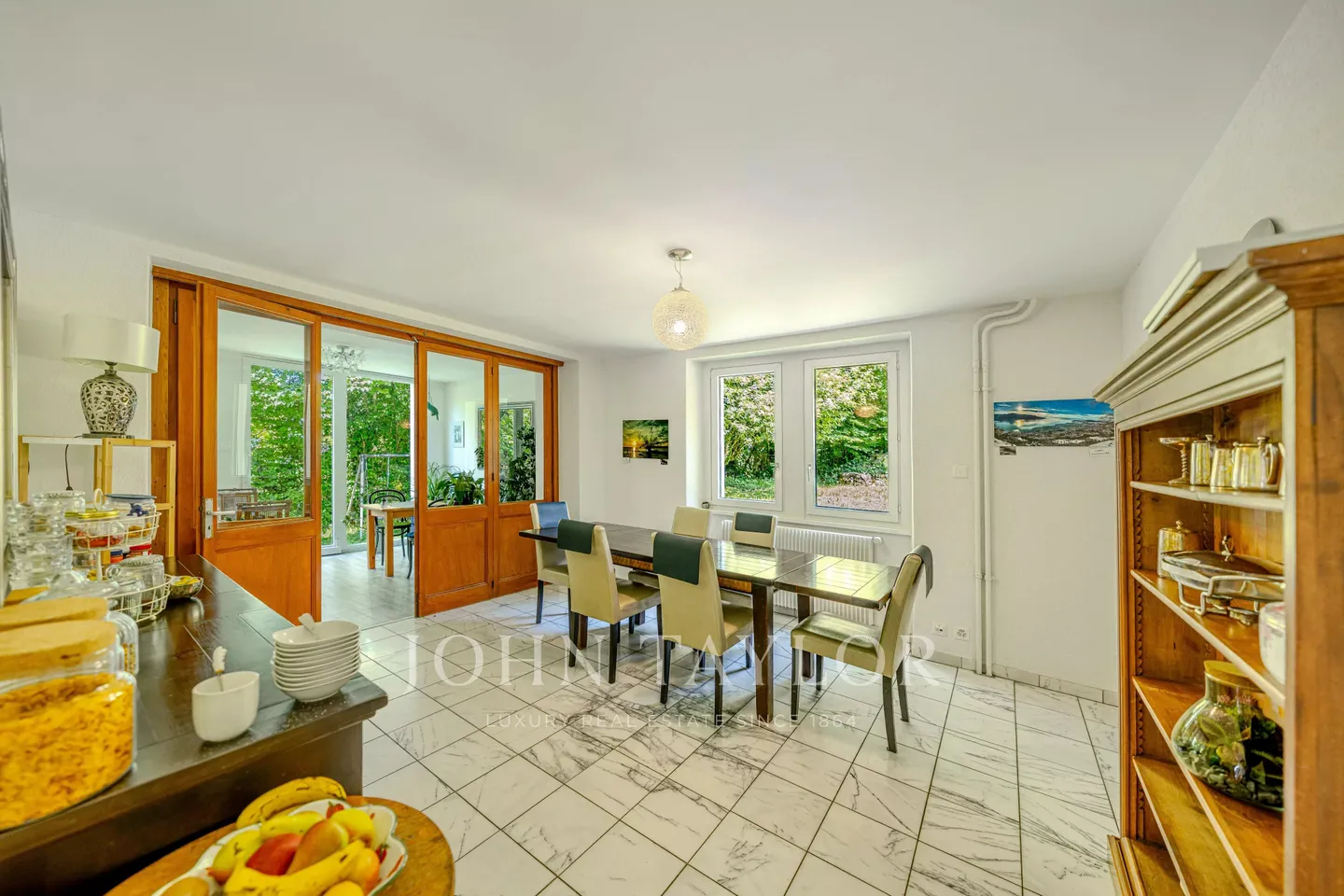 Elegantes Haus mit Seeblick - Foto 1 von 6