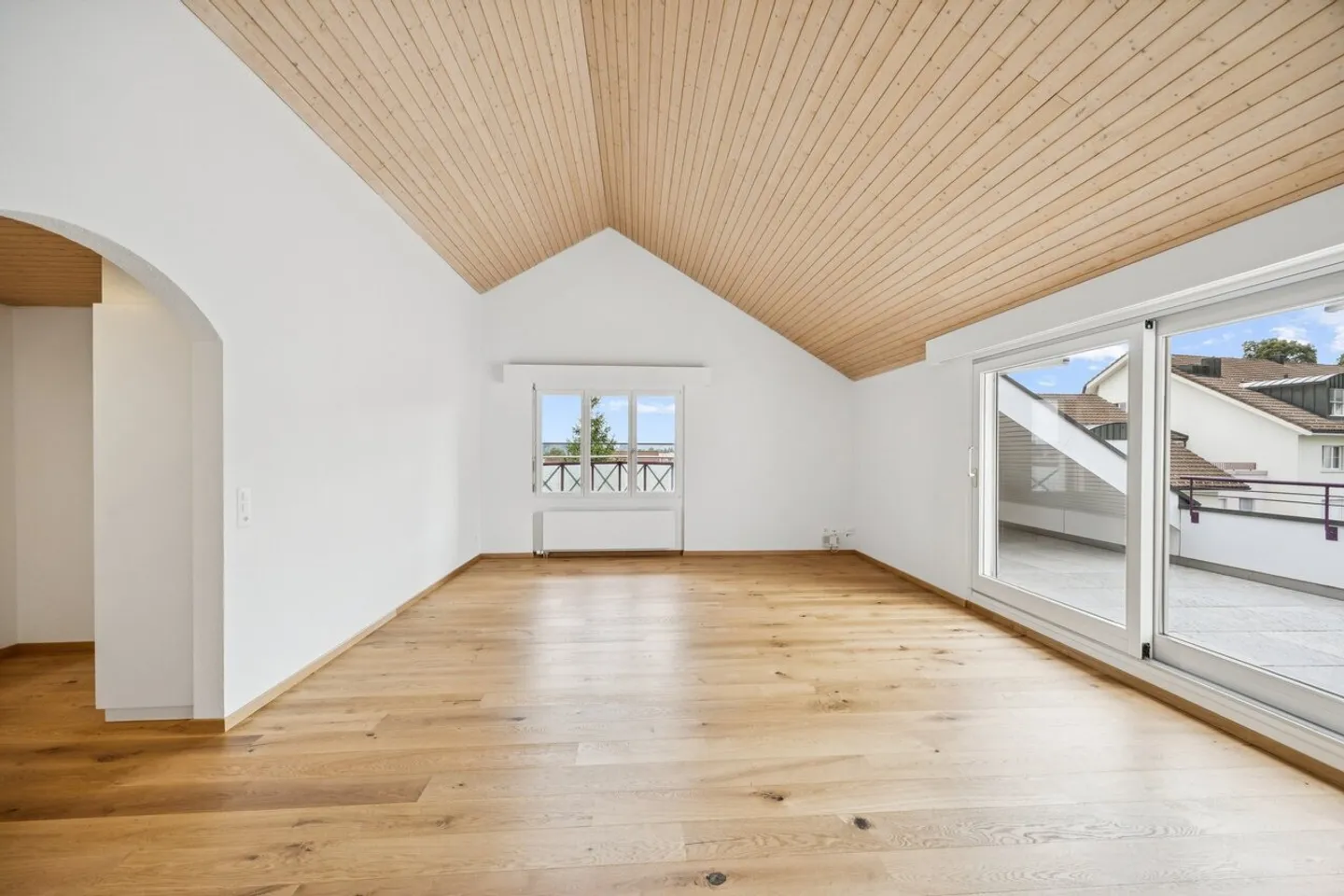 First rental after renovation - attractive penthouse apartment - Photo 6 of 10