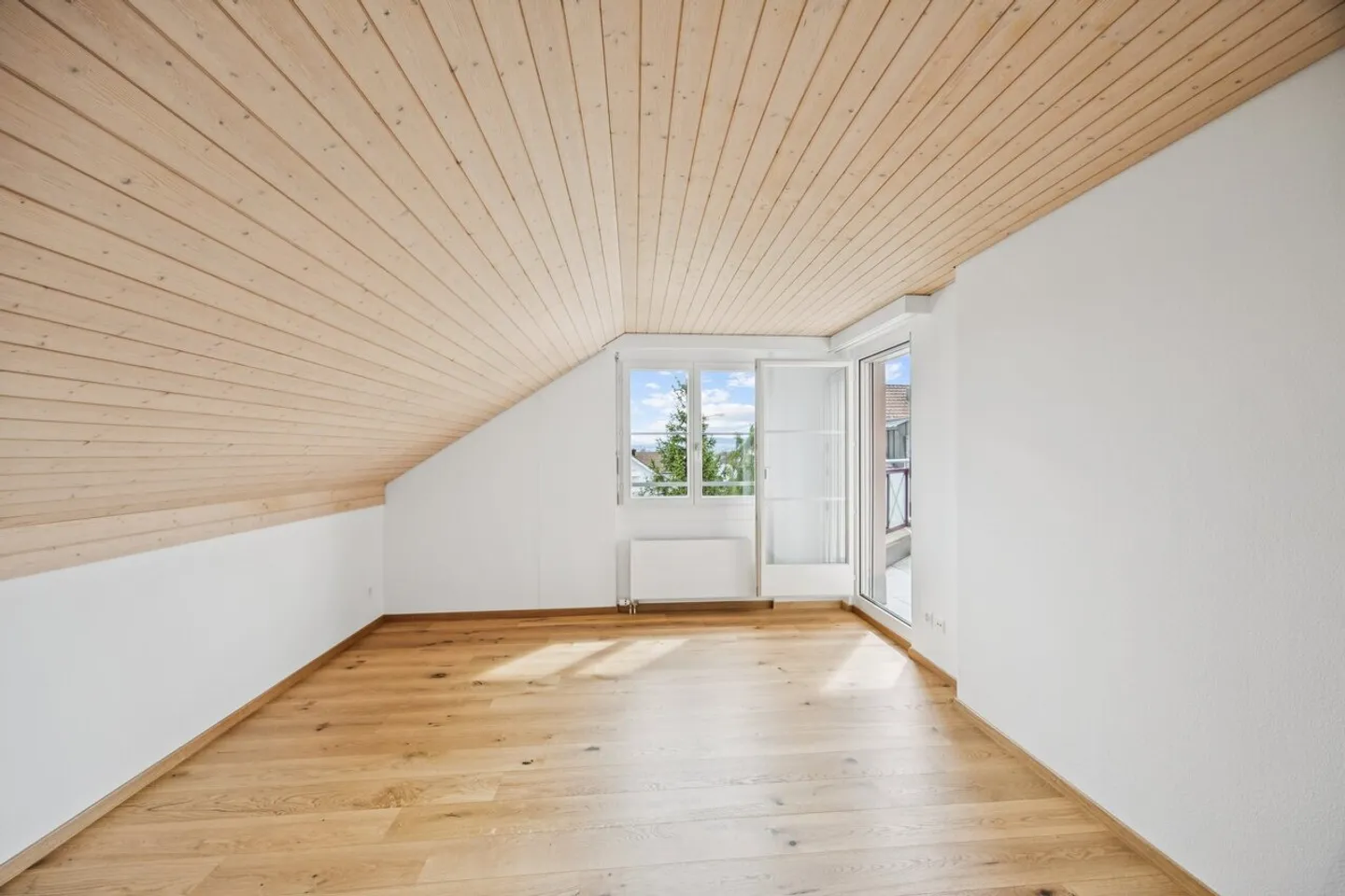 First rental after renovation - attractive penthouse apartment - Photo 7 of 10