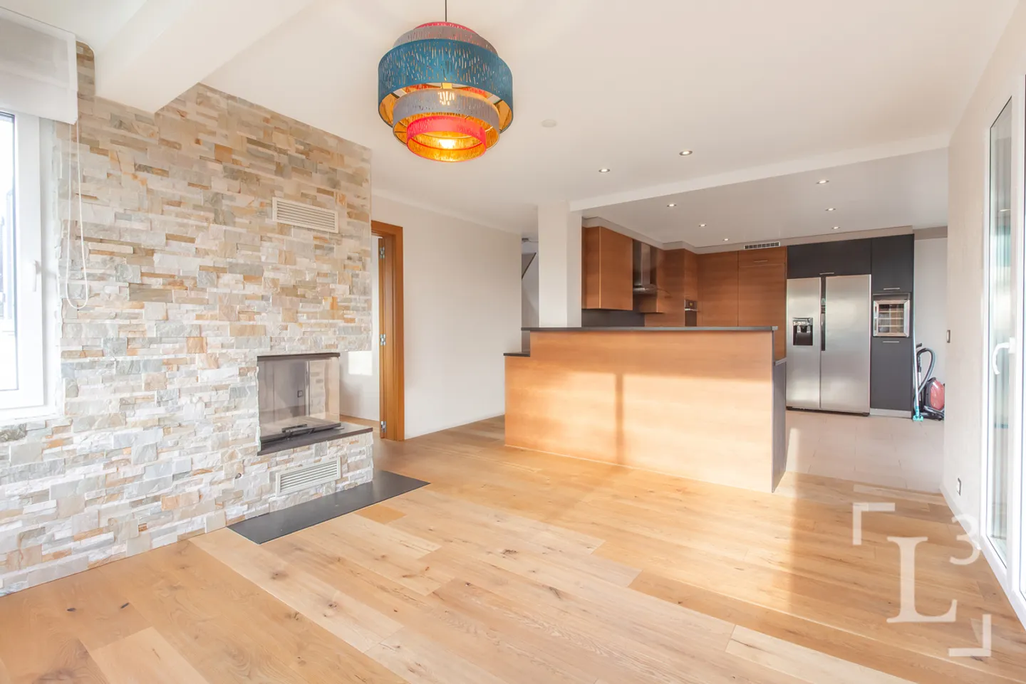 Spacious family villa with pool + studio - Photo 8 of 13