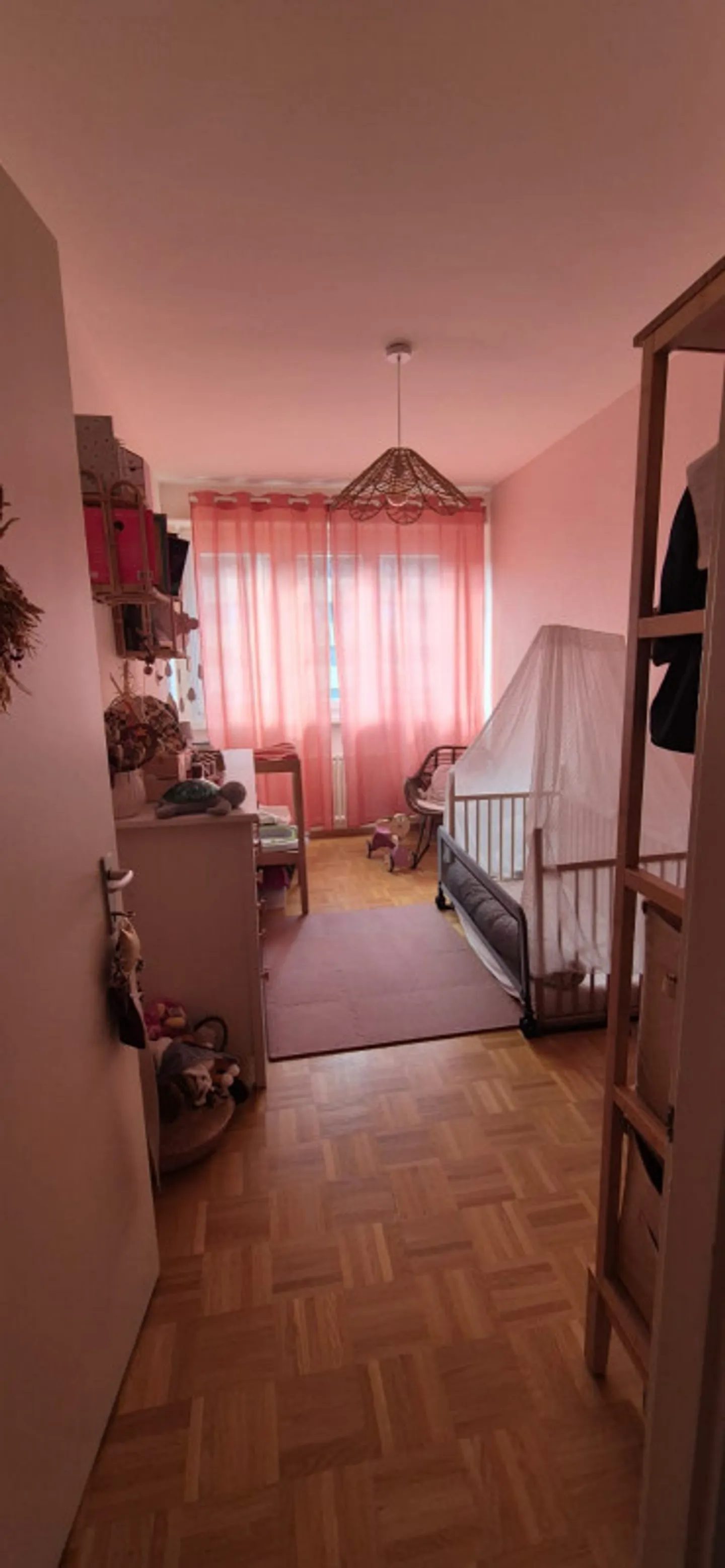 GENF ZENTRUM - 4 ZIMMER MIT BALKON & GESCHLOSSENEM GARAGE - Foto 6 von 6