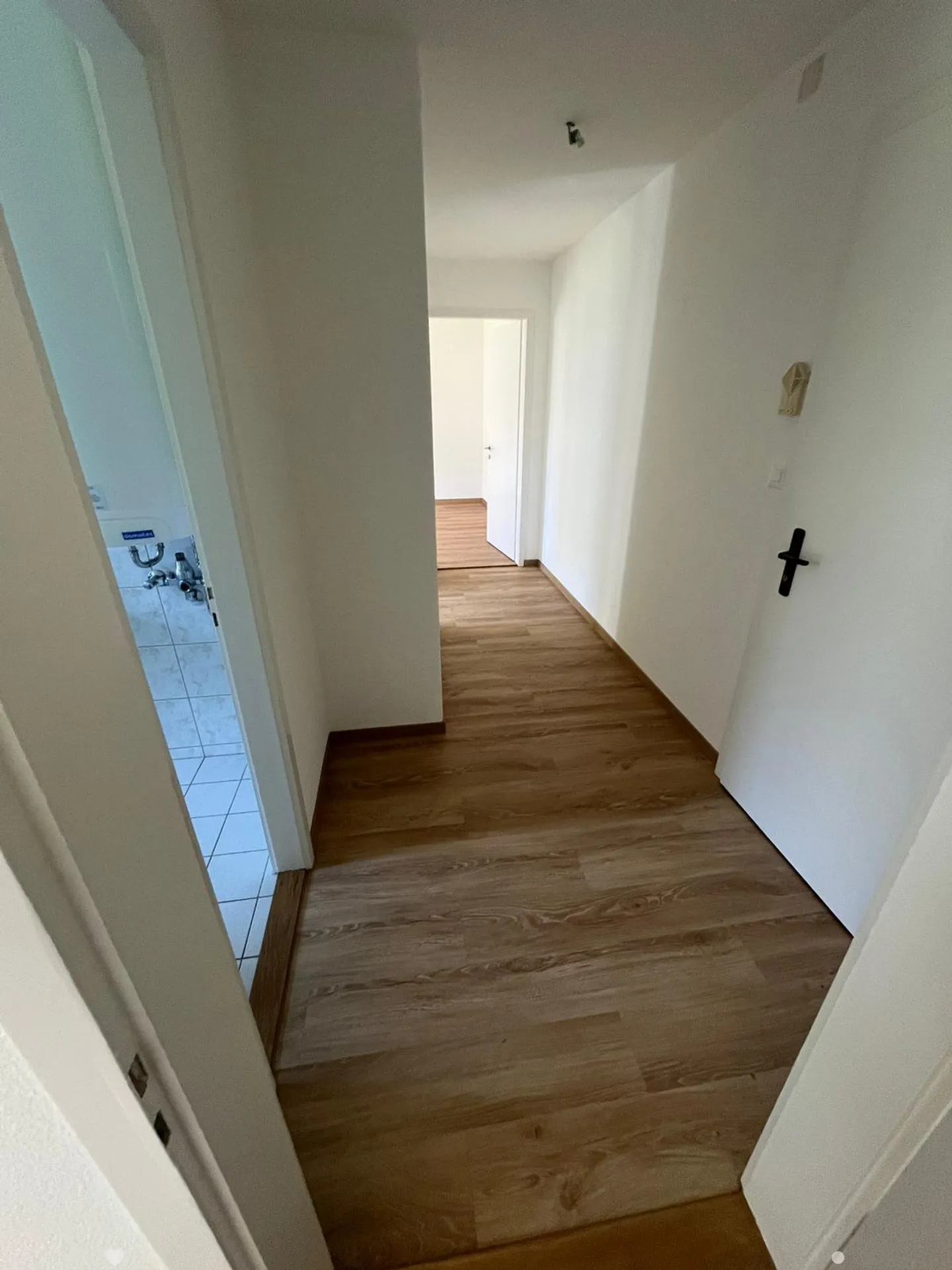 Charmante 2-Zimmer-Wohnung mit Balkon in BielBienne - Foto 4 von 11