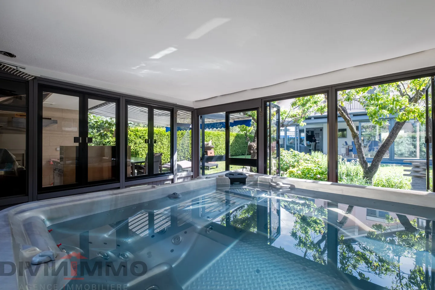 Beautiful 5.5-room villa with a room/bedroom with kitchen - Photo 16 of 18