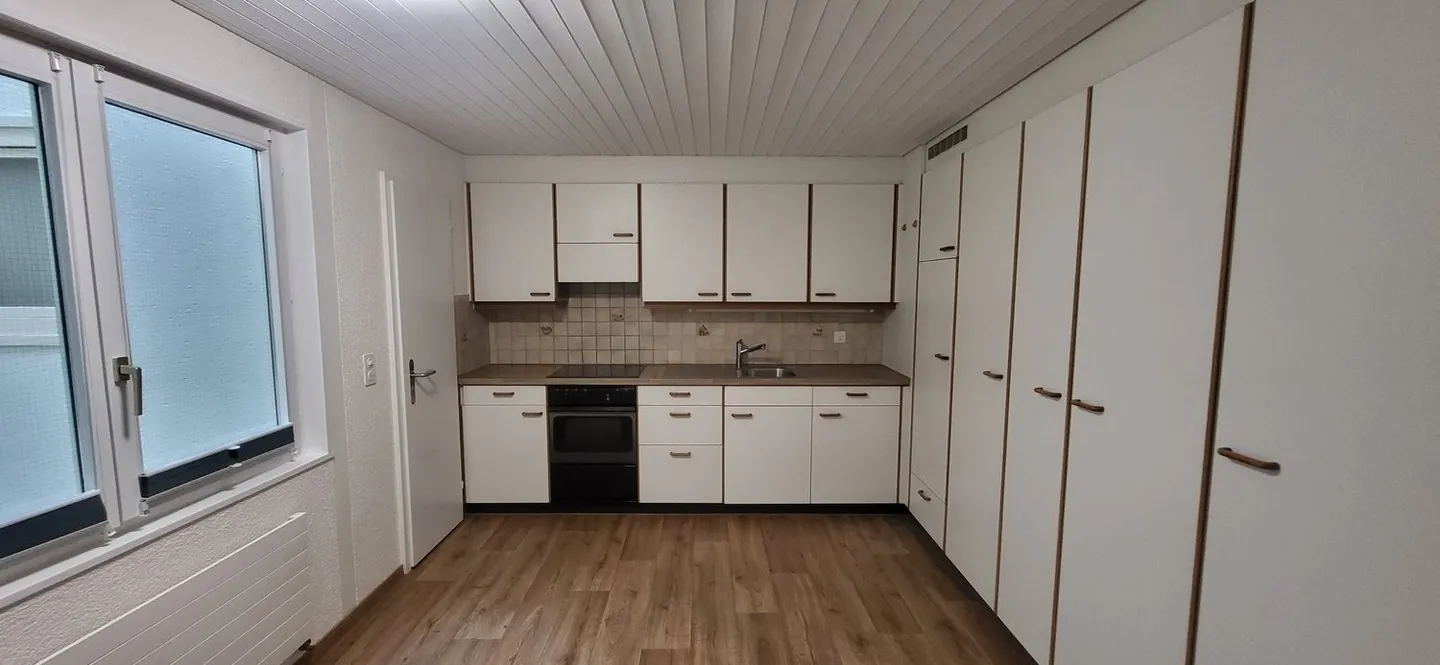 Zentrale und grosszügige 1.5-Zimmerwohnung 2. OG LINKS - Foto 5 von 15