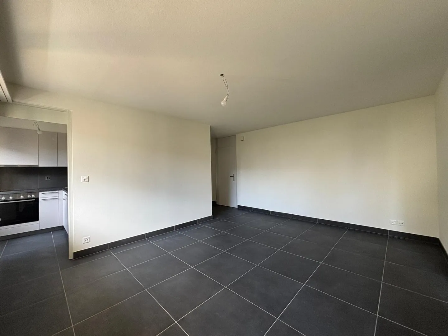 For rent: Charming 3-room apartment in Le Landeron - Photo 3 of 8