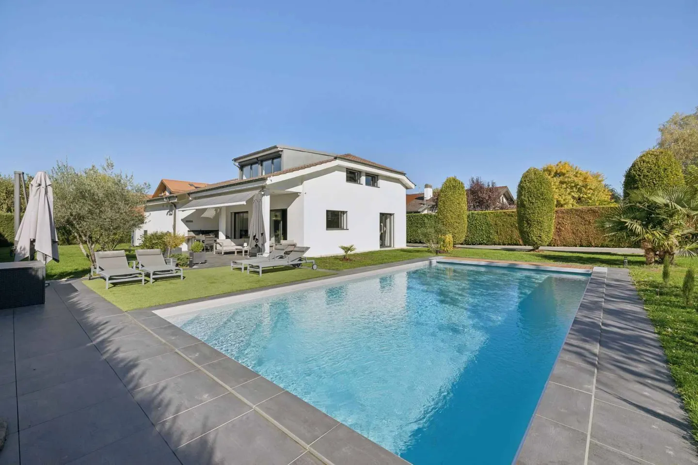 Incantevole villa contemporanea - Foto 2 di 13