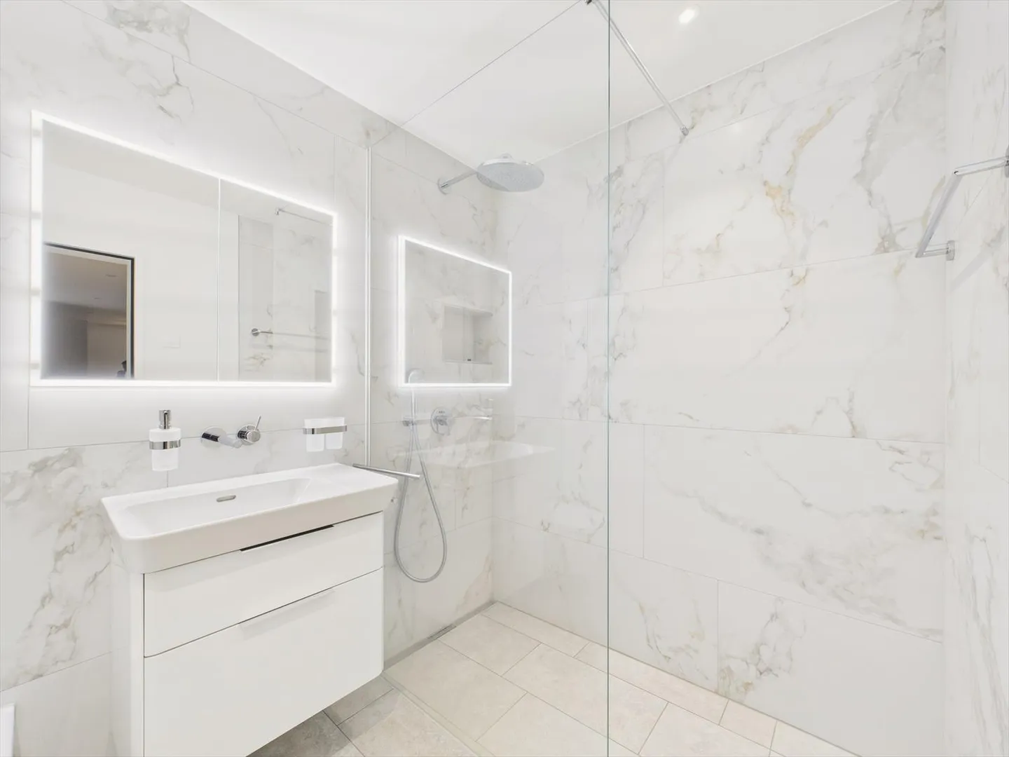 First Rental - High-Quality 2.5 Rooms in Bachenbülach - Photo 5 of 8