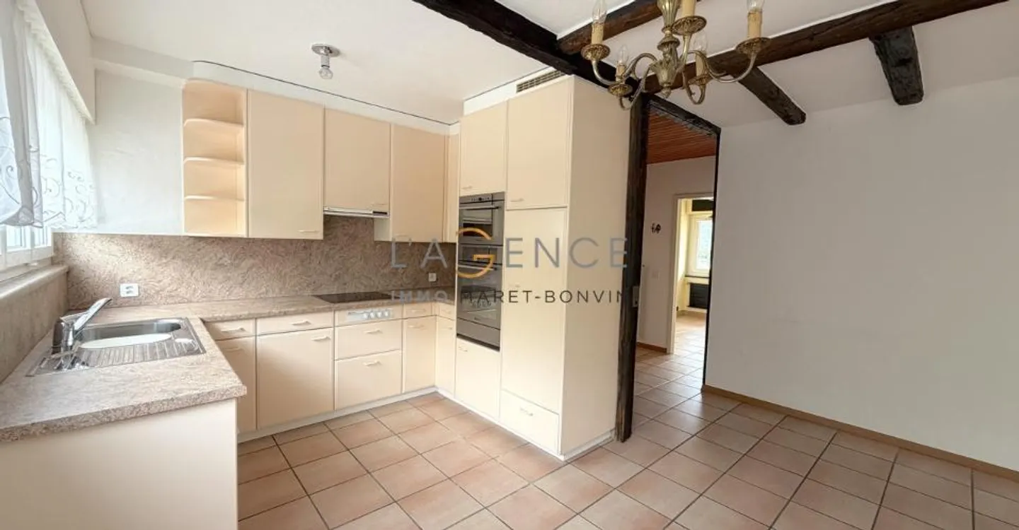 Charming 5.5-room apartment with balcony, unobstructed view and garden - Photo 1 of 9