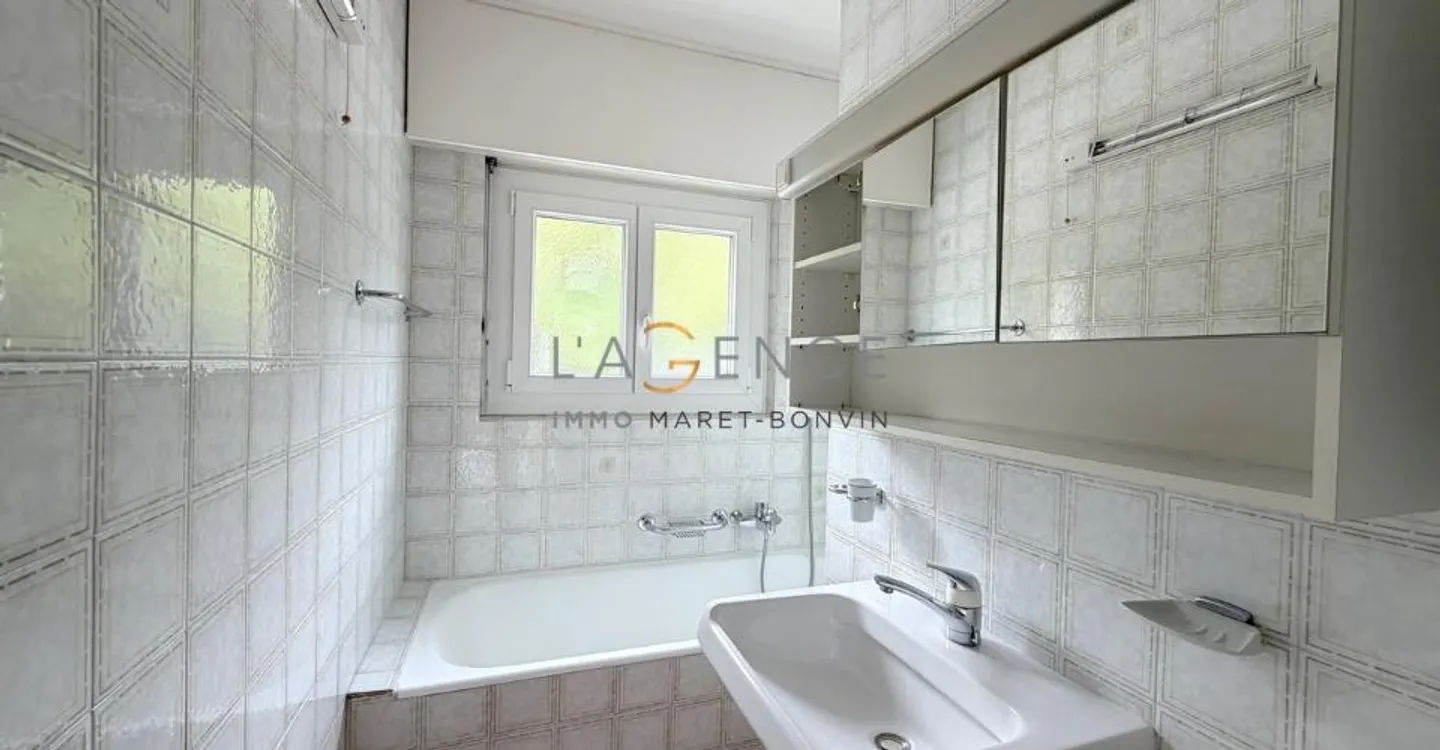 Charming 5.5-room apartment with balcony, unobstructed view and garden - Photo 6 of 9