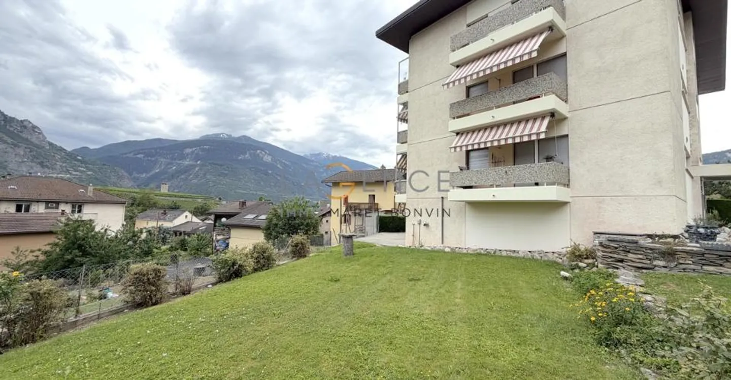 Charming 5.5-room apartment with balcony, unobstructed view and garden - Photo 9 of 9