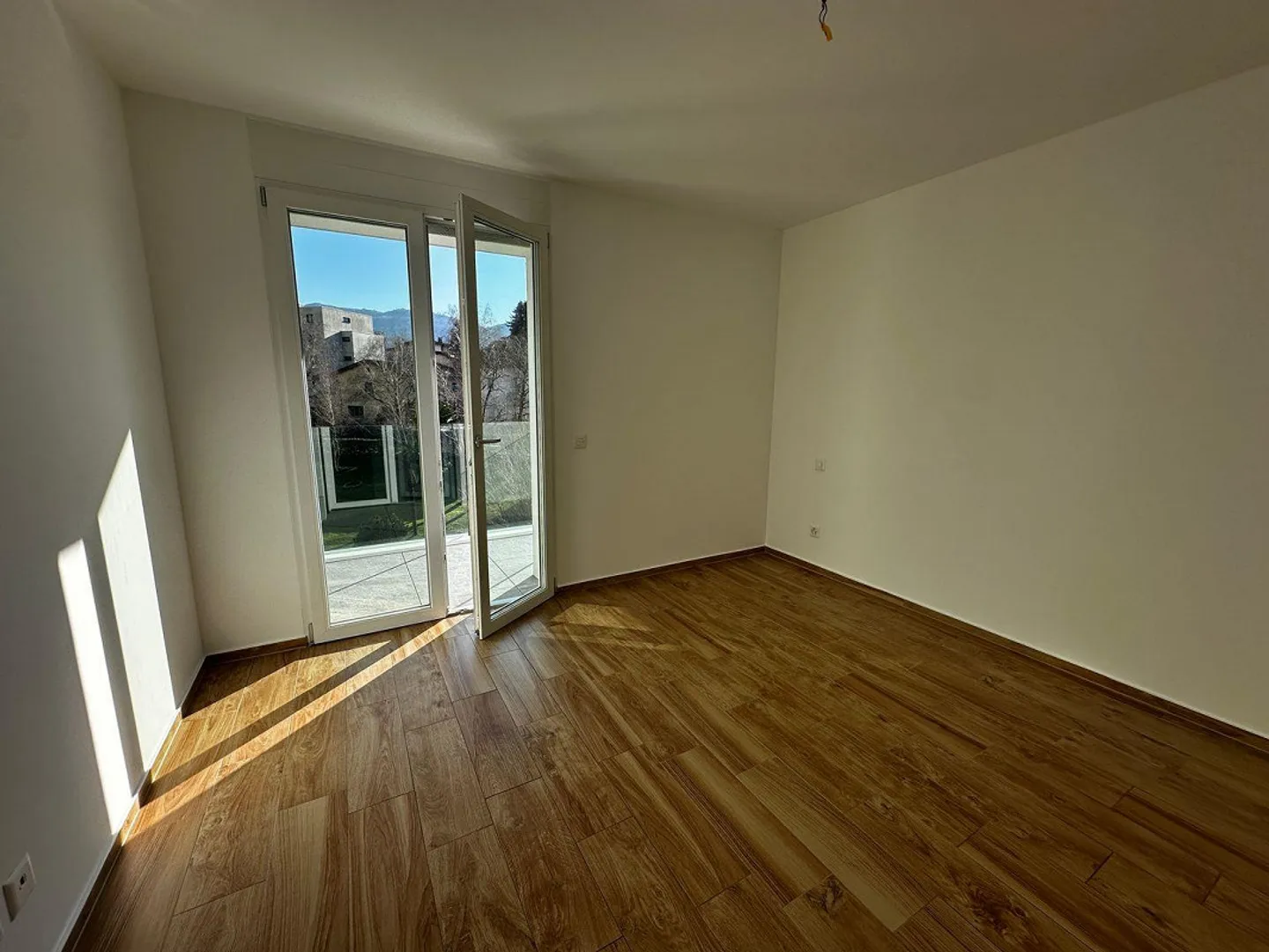 VACALLO – Spacious 3.5 rooms with 2 habitable balconies and 2 bathrooms, ideal... - Photo 8 of 9