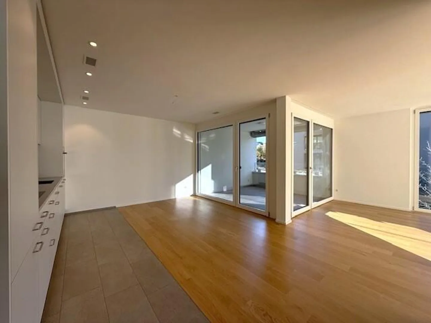 Appartamento di nuova costruzione nel centro di Aesch - Foto 3 di 9