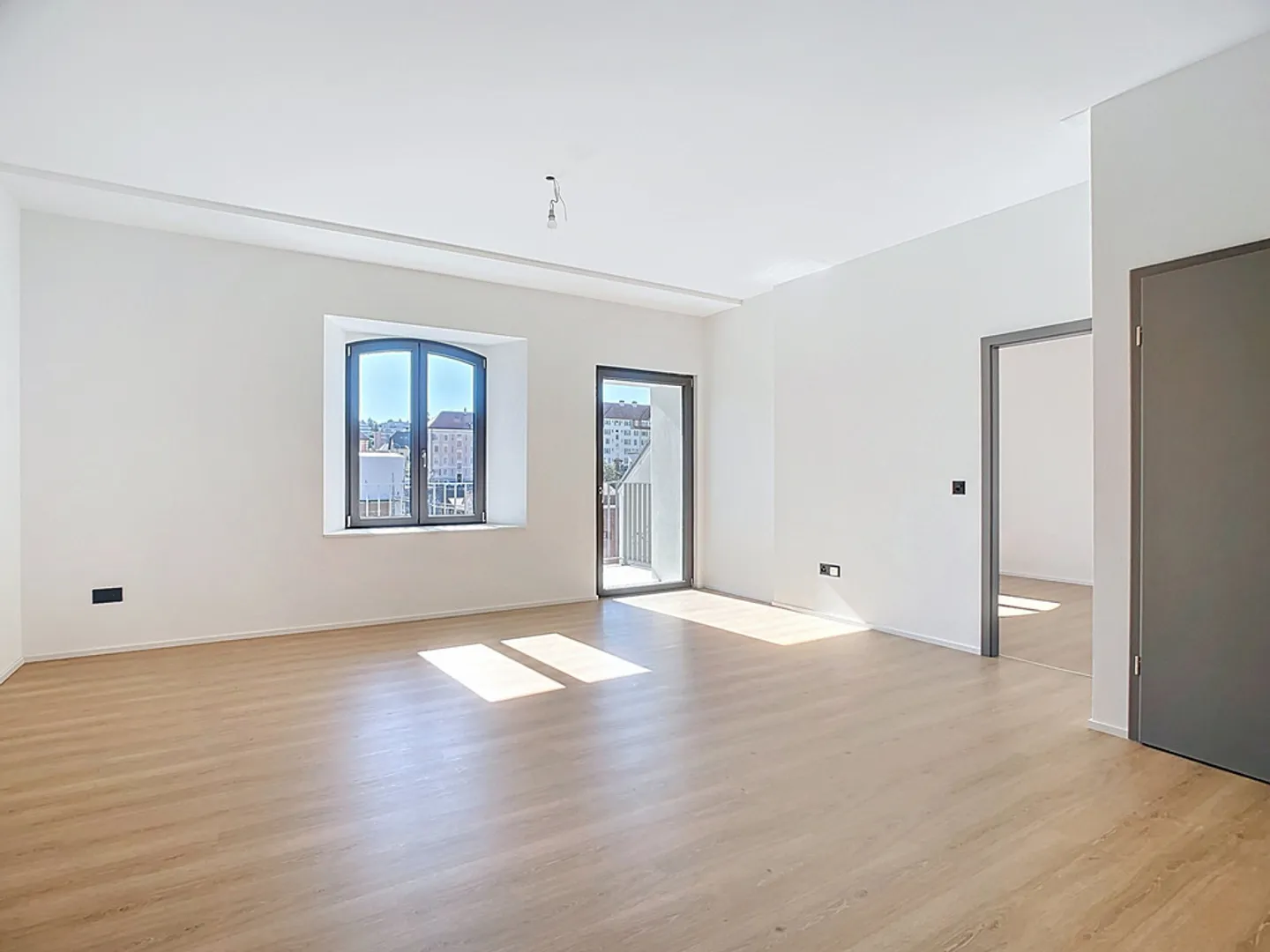 Apartment with framing 2.5 rooms with balcony - Photo 6 of 11