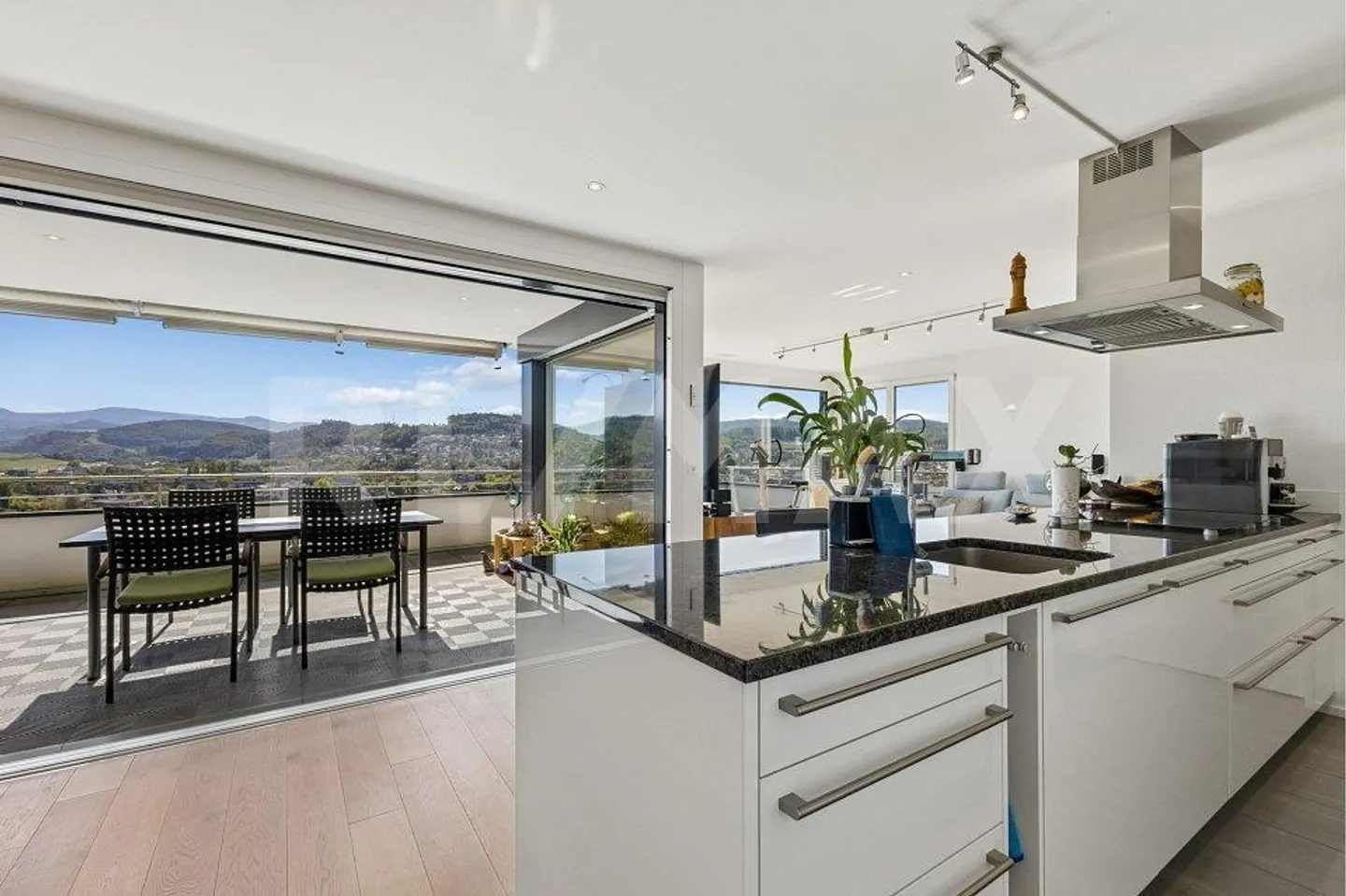 Living with a View - Exclusive Terrace Apartment in a Privileged Sunny Location - Photo 3 of 13