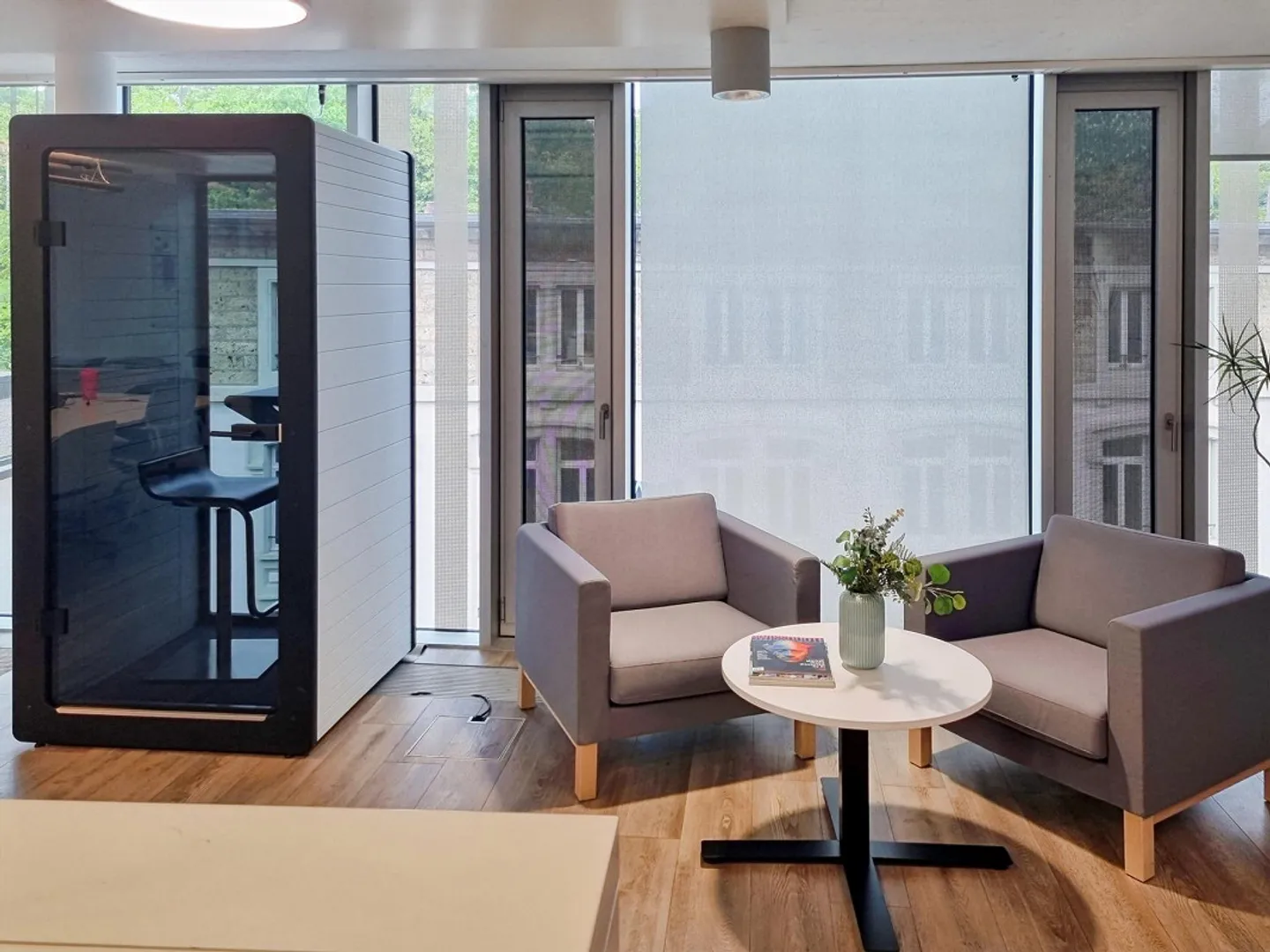 Office Space in Regus City Flon - Photo 4 of 12