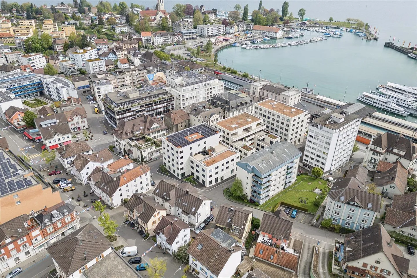 Attraktive Gewerbe-/Bürofläche an zentraler Lage zu vermieten - Foto 1 von 6