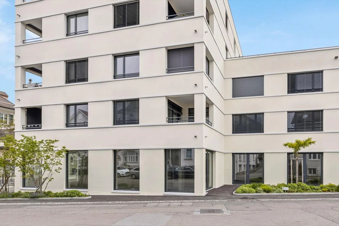 Attraktive Gewerbe-/Bürofläche an zentraler Lage zu vermieten - Foto 2 von 6