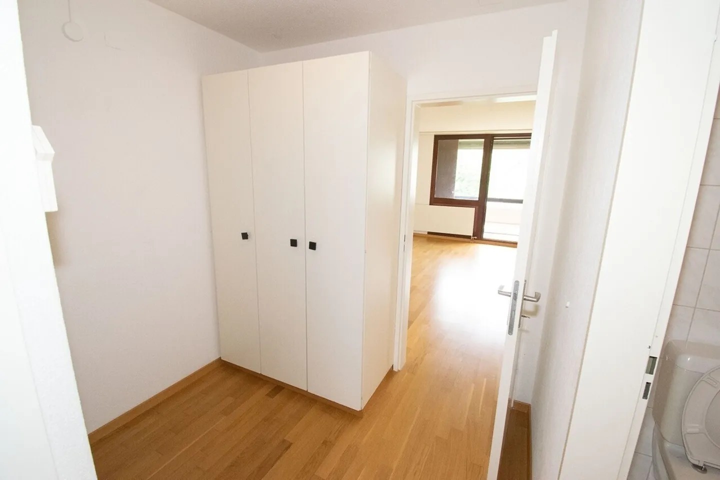 Central and yet in the green - Photo 7 of 12