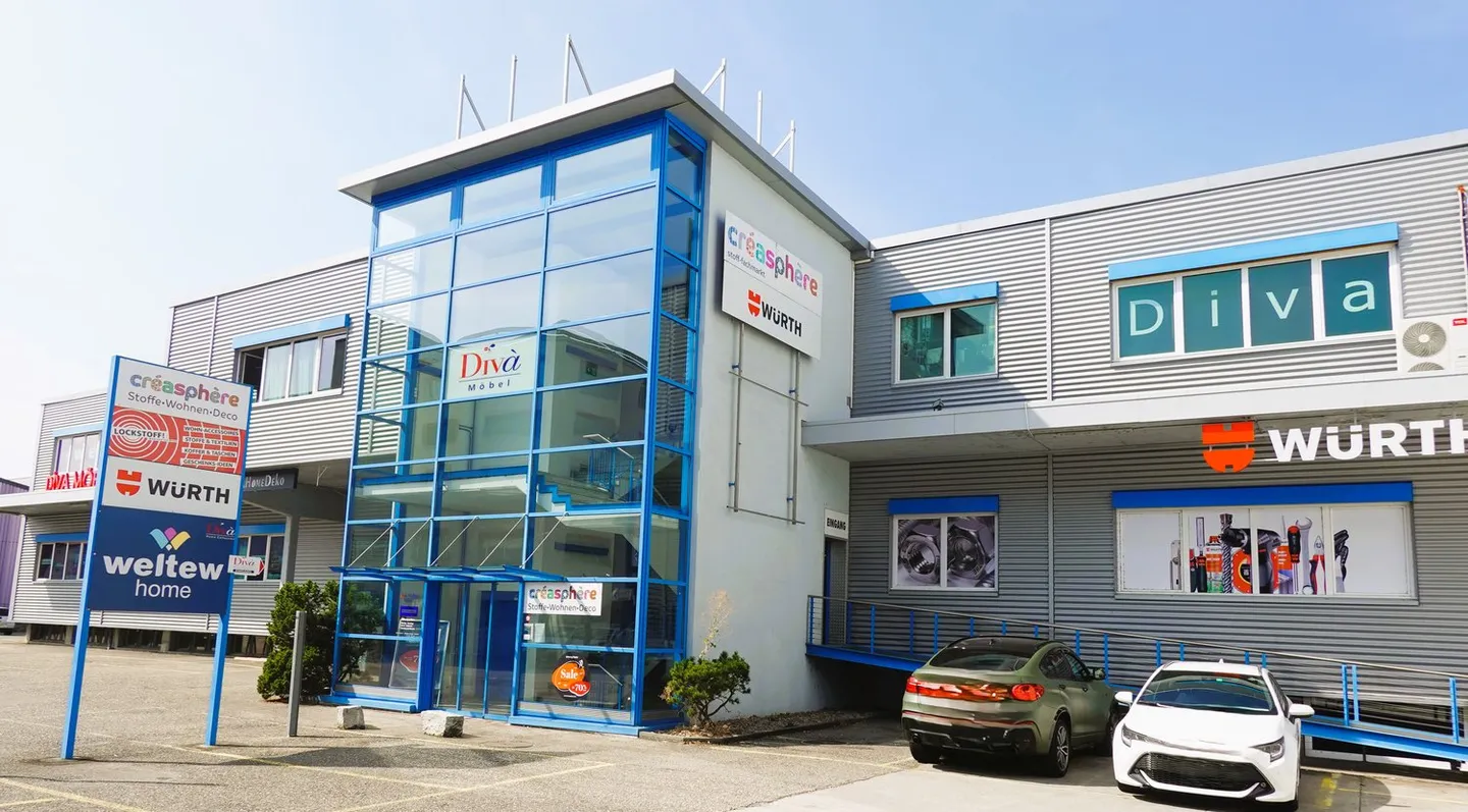 Espace de vente / commercial de premier choix - Parking disponible - Photo 4 sur 4