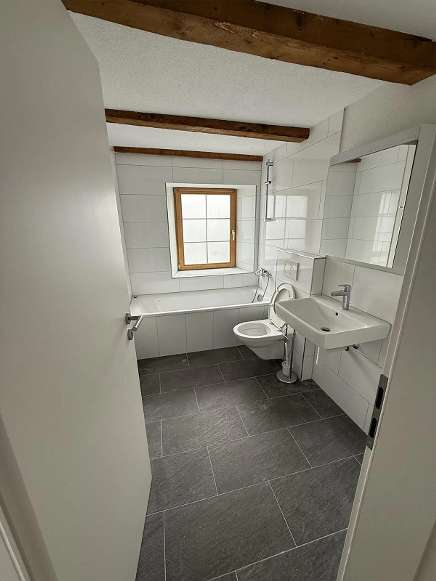 **NOUVEAU** Première location appartement 2,5 pièces au rez-de-chaussée - Photo 3 sur 5