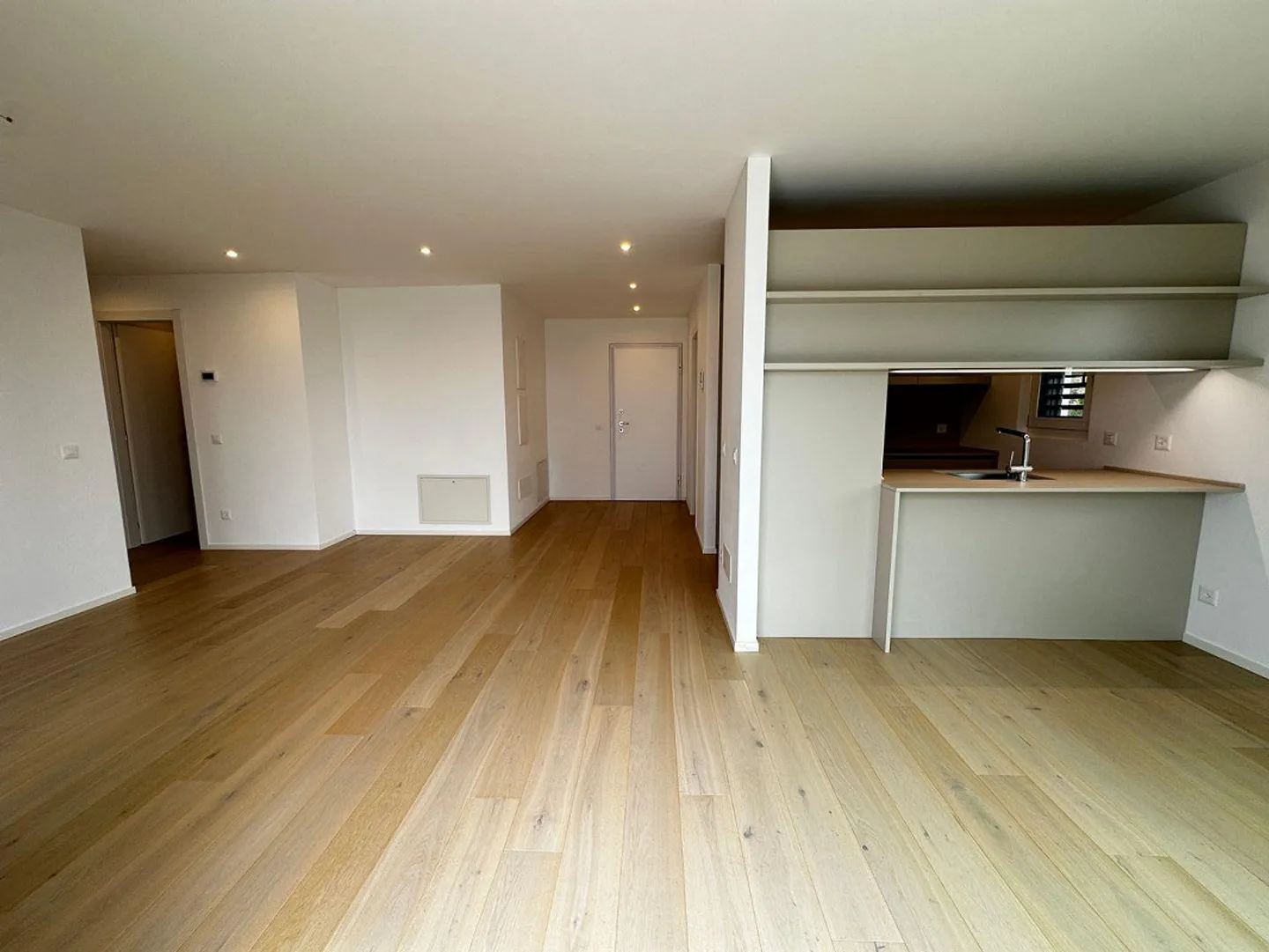 3.5 Zimmer im obersten Stock mit Panoramaterrasse - Foto 8 von 13