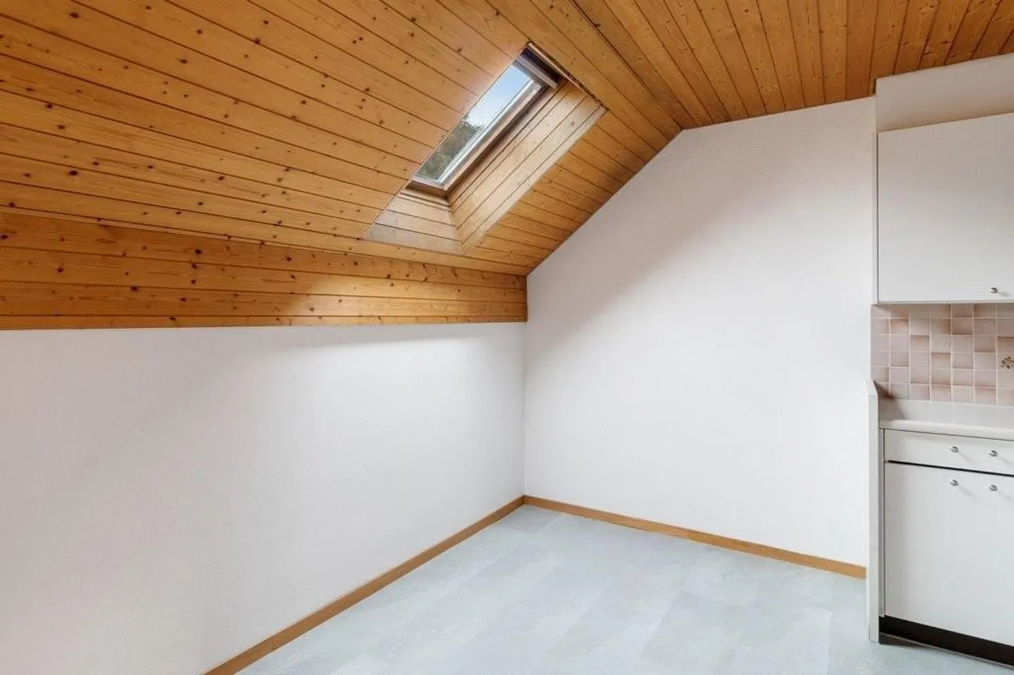 RENT WITHOUT DEPOSIT - Penthouse in a green environment - Photo 7 of 12