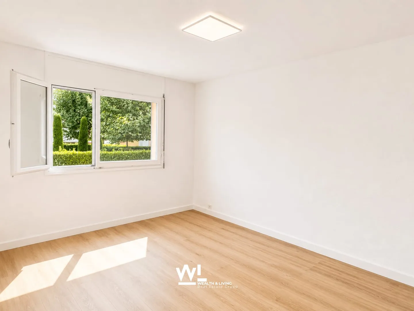 Bright Apartment with Garden in Ascona - Photo 10 of 13