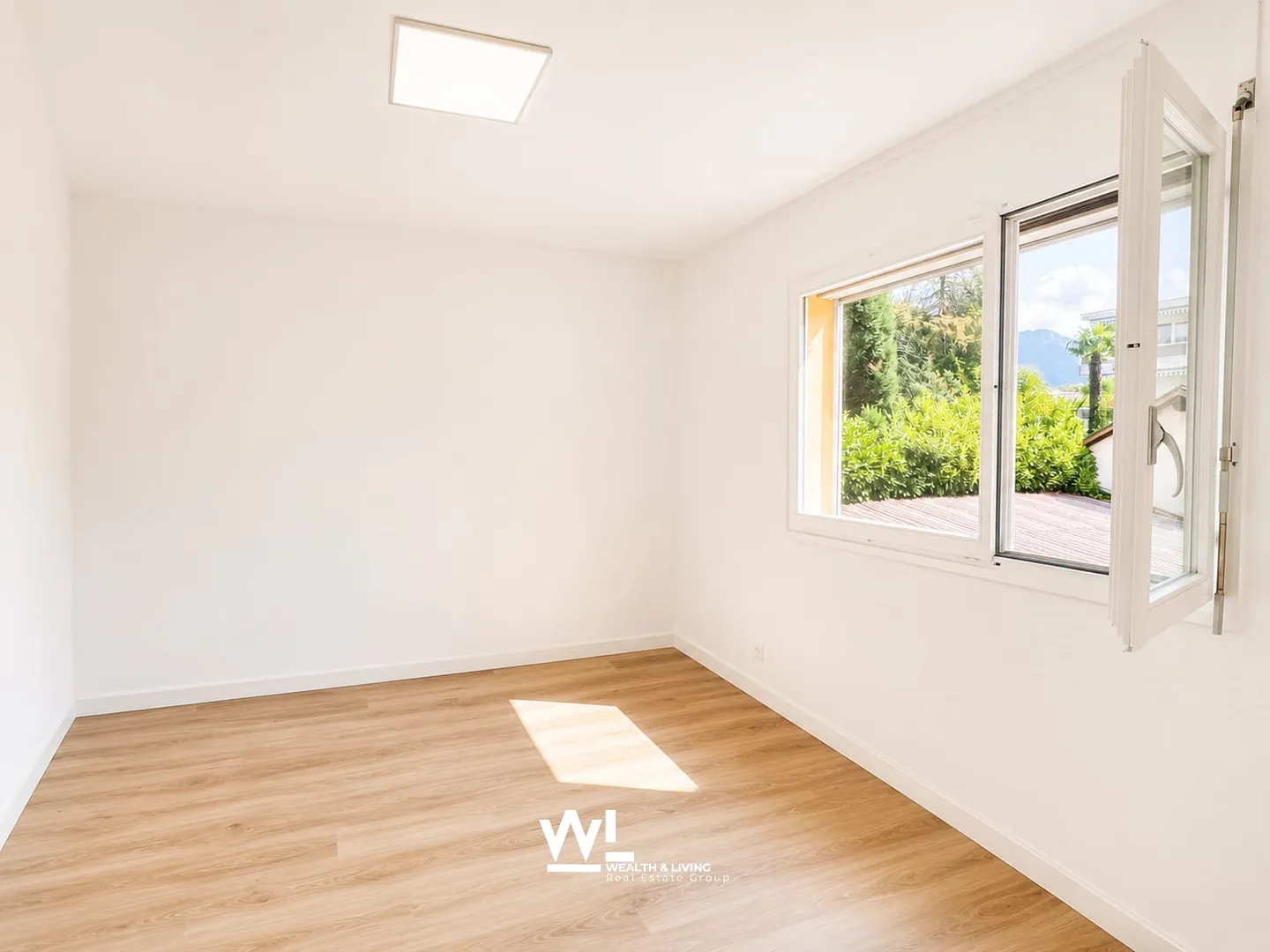 Bright Apartment with Garden in Ascona - Photo 9 of 13