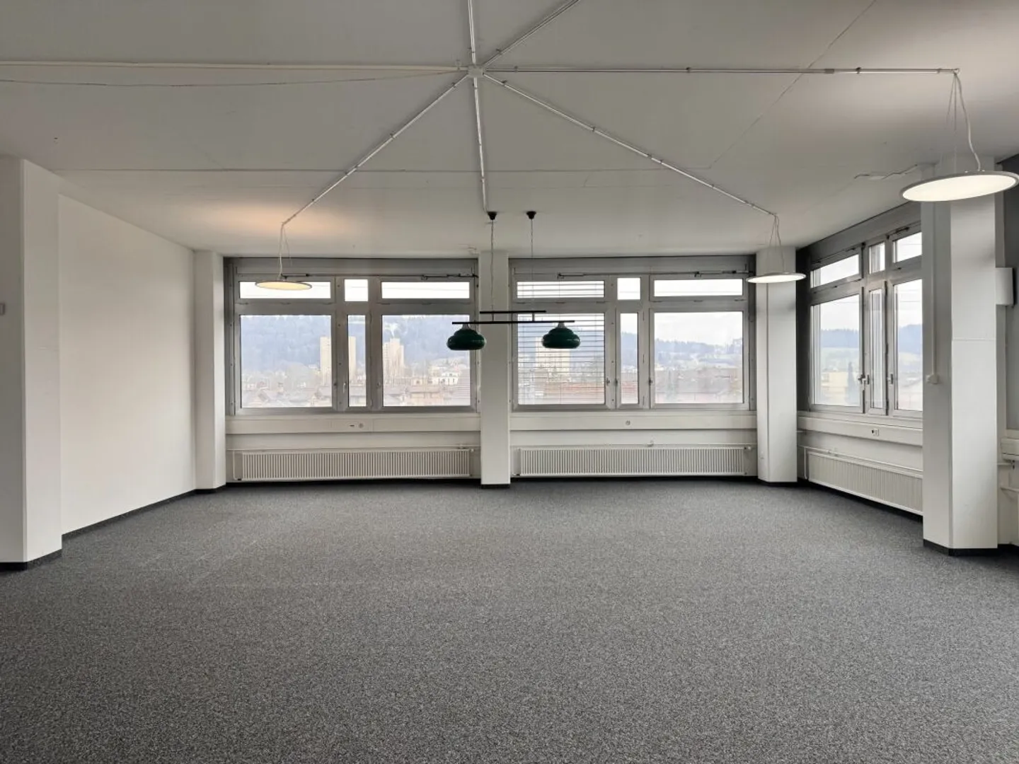 Spazio ufficio luminoso in prossimità immediata della stazione ferroviaria di Regensdorf - Foto 5 di 7